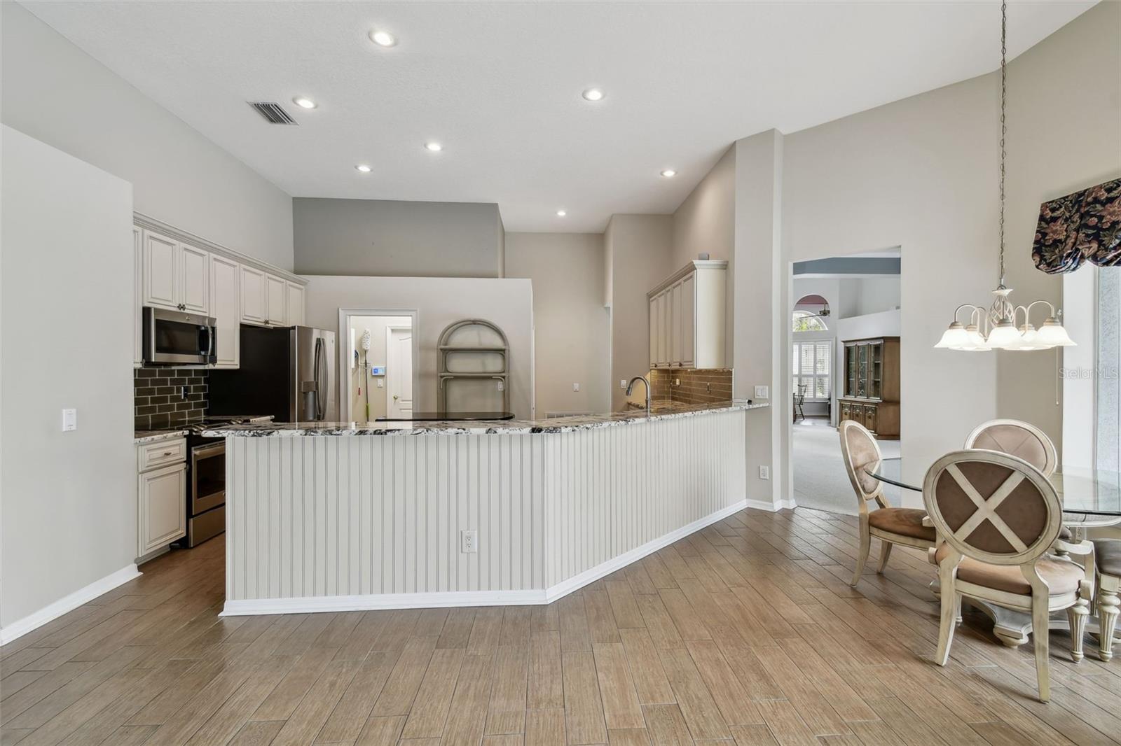 Listing photo id 27 for 15209 Hammock Chase Court