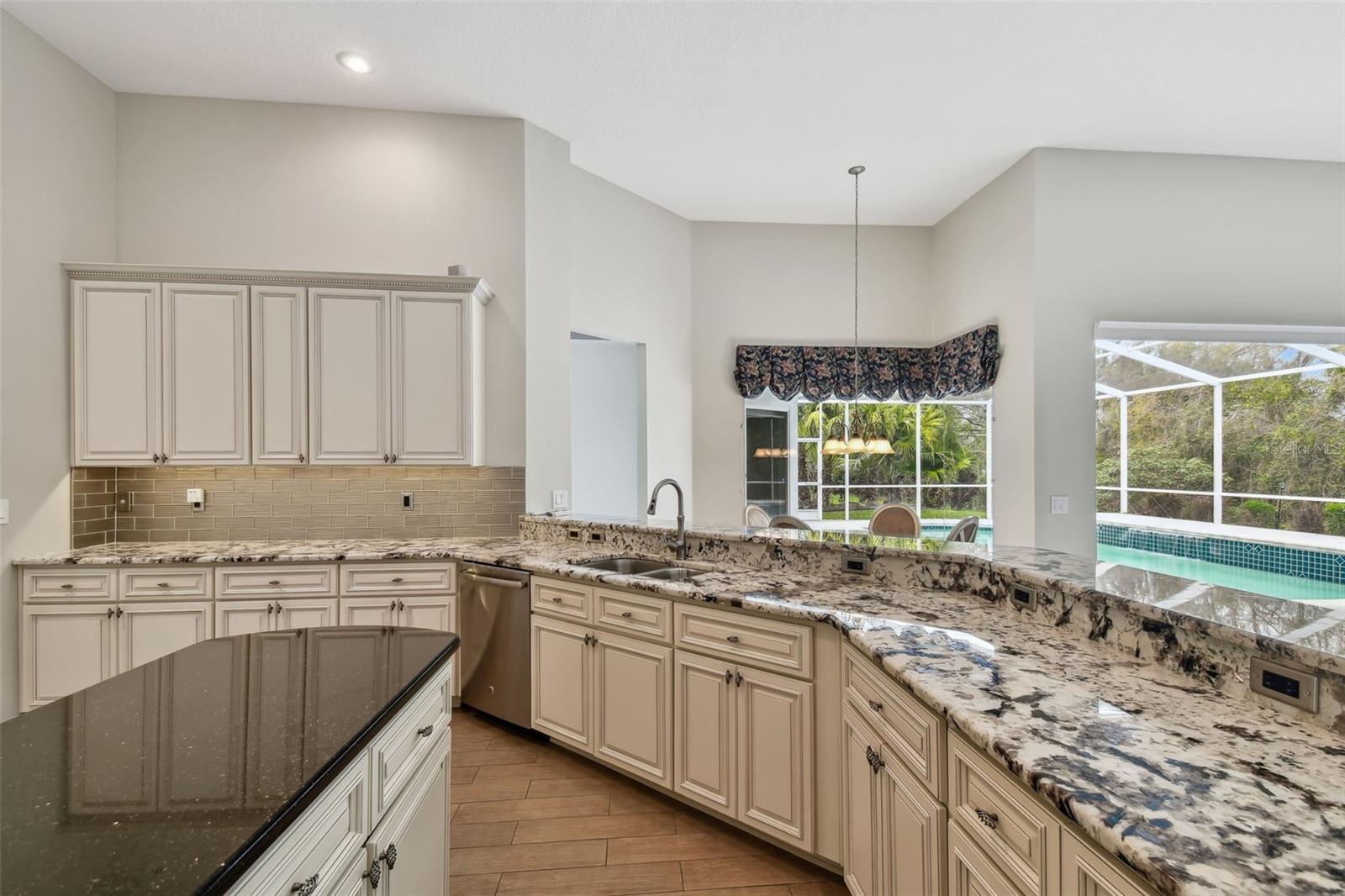 Listing photo id 29 for 15209 Hammock Chase Court
