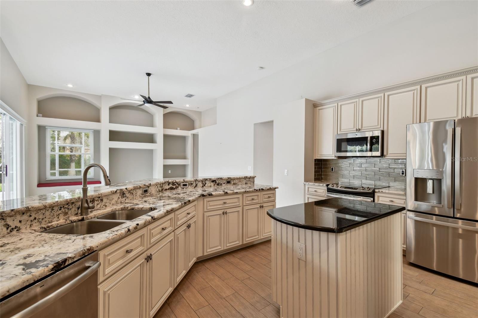 Listing photo id 32 for 15209 Hammock Chase Court