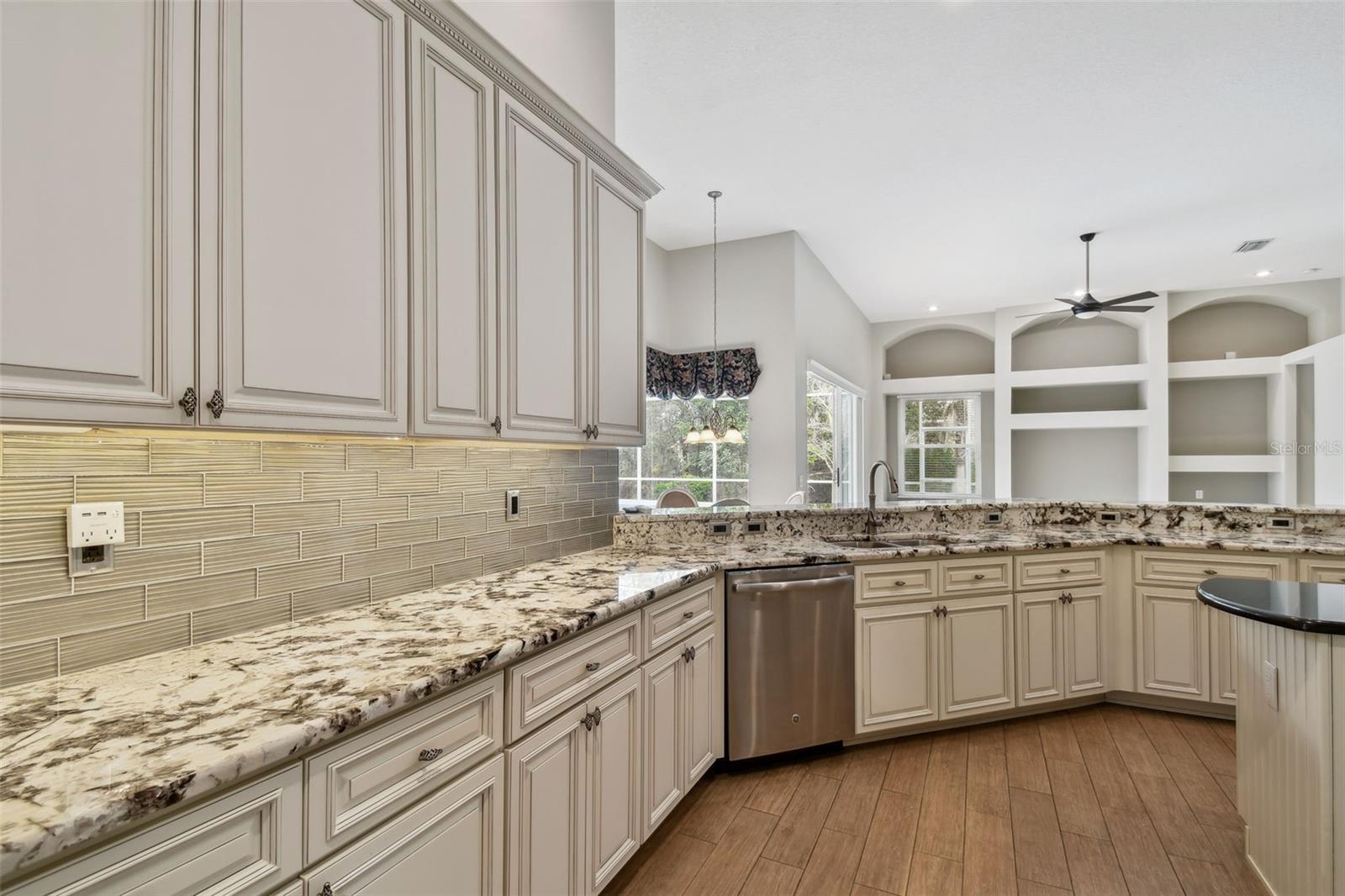 Listing photo id 33 for 15209 Hammock Chase Court