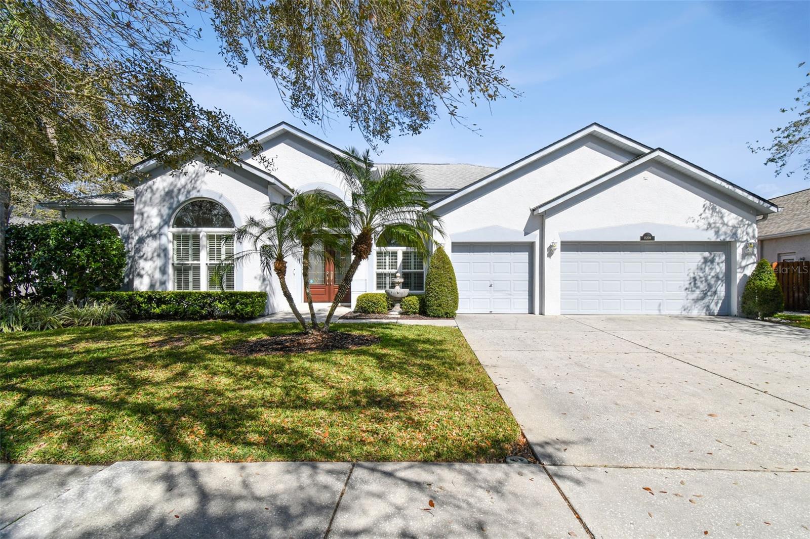 Listing photo id 2 for 15209 Hammock Chase Court