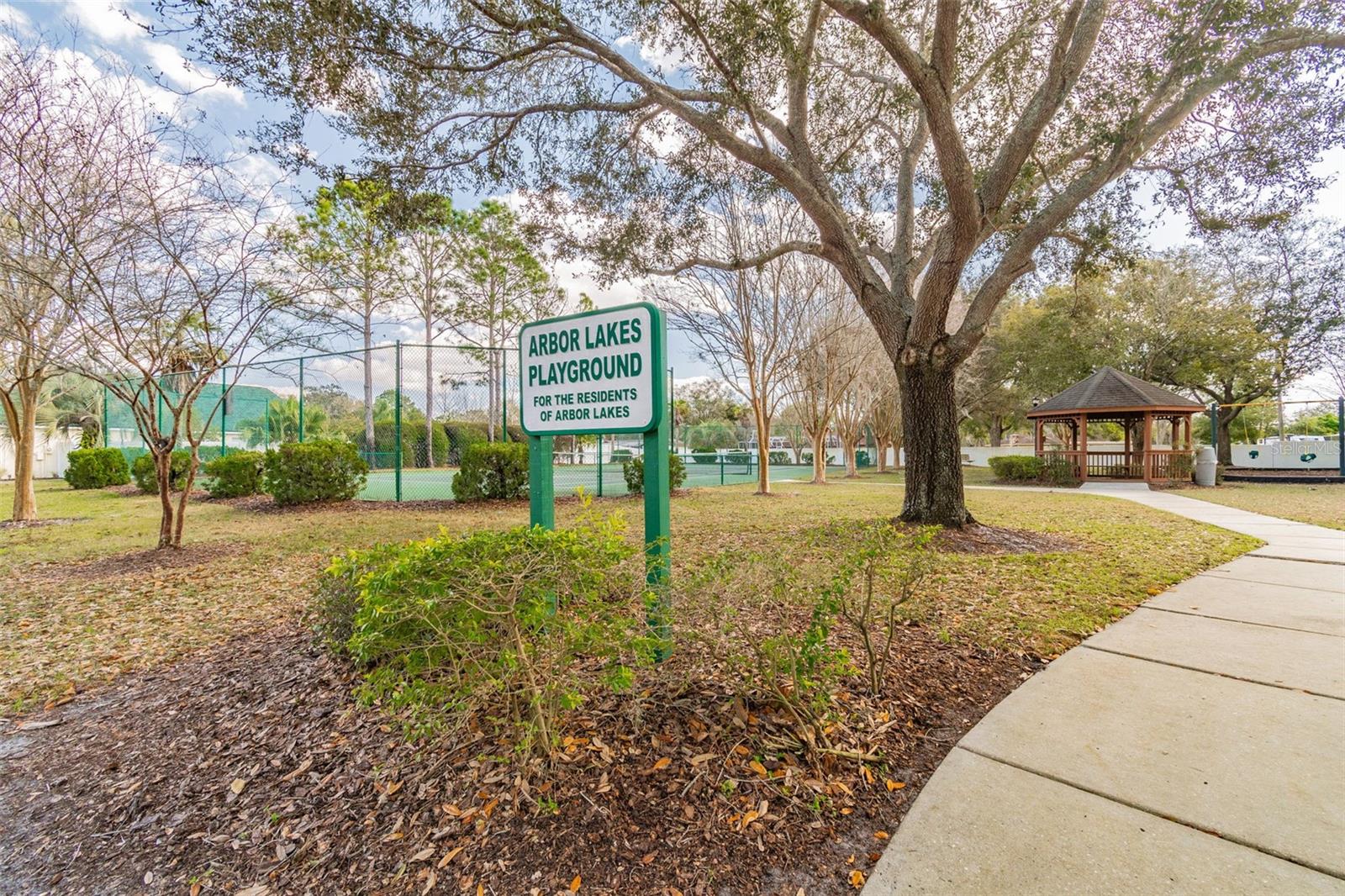 Listing photo id 78 for 15209 Hammock Chase Court