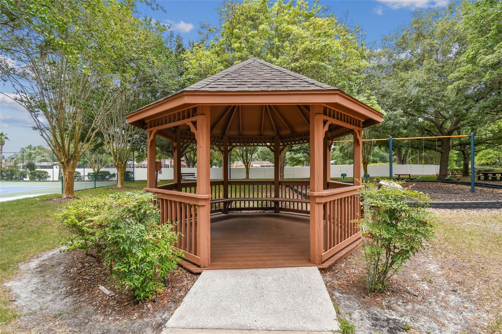 Listing photo id 82 for 15209 Hammock Chase Court