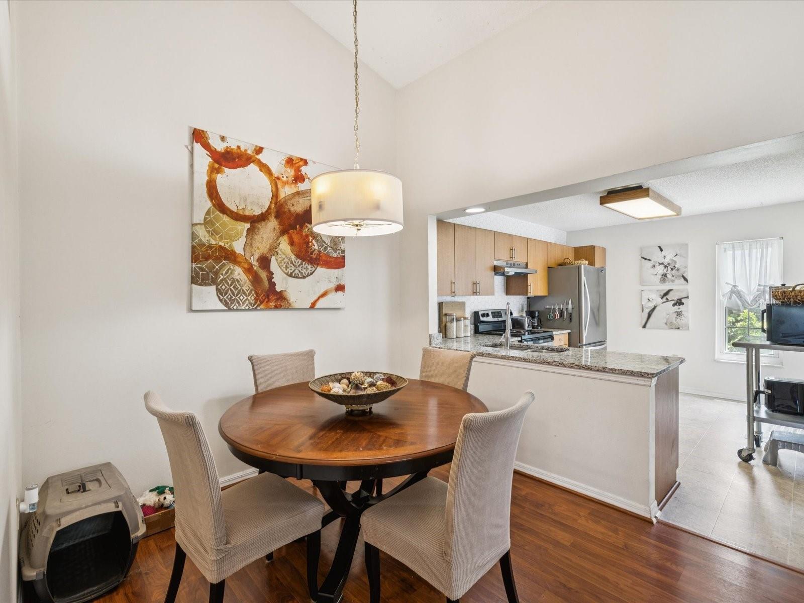 Listing photo id 8 for 4220 Revere Circle