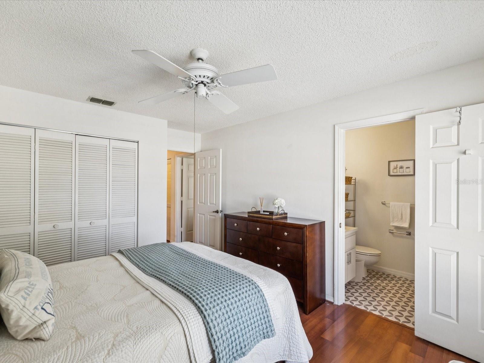 Listing photo id 10 for 4220 Revere Circle