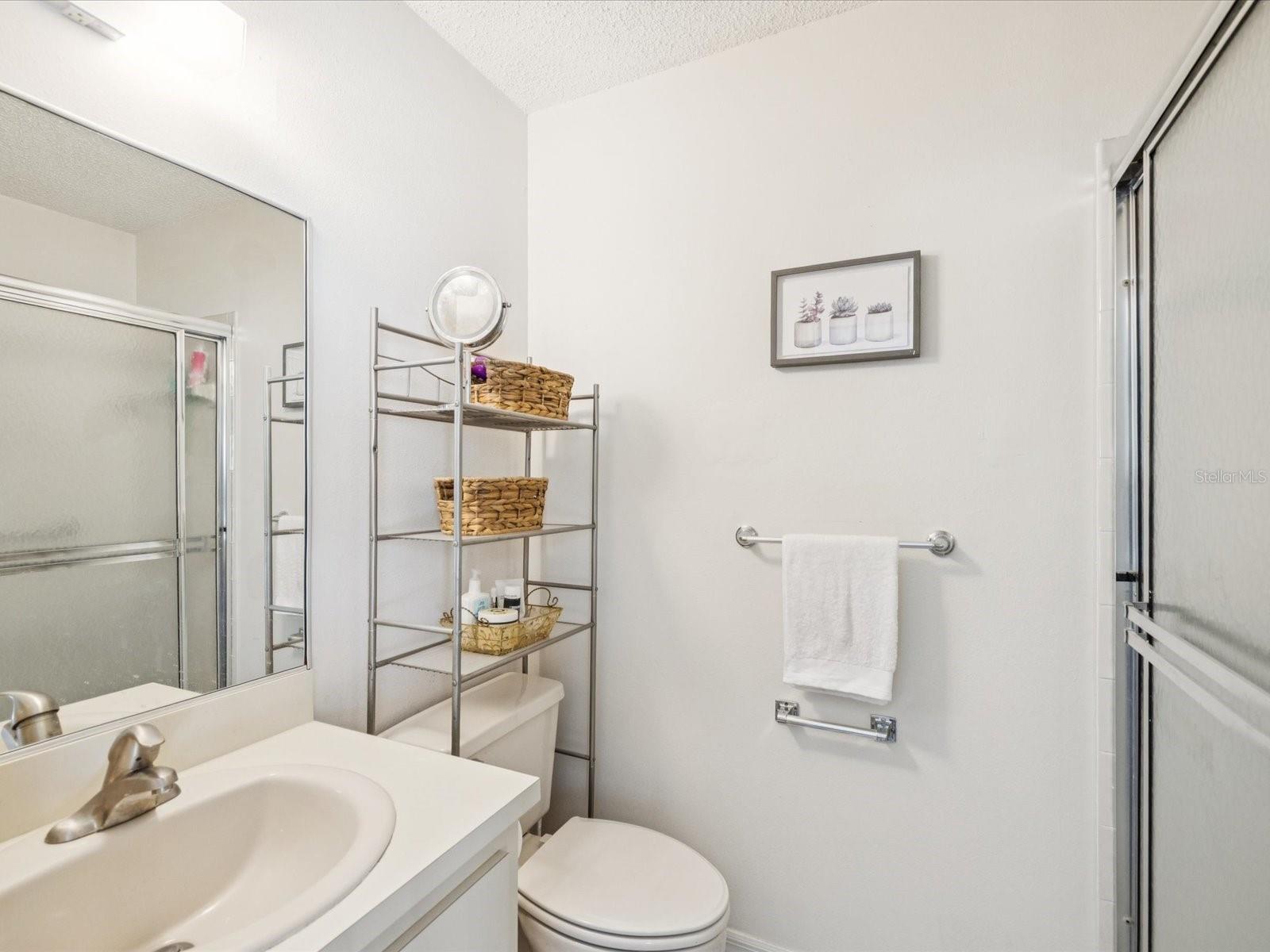 Listing photo id 12 for 4220 Revere Circle