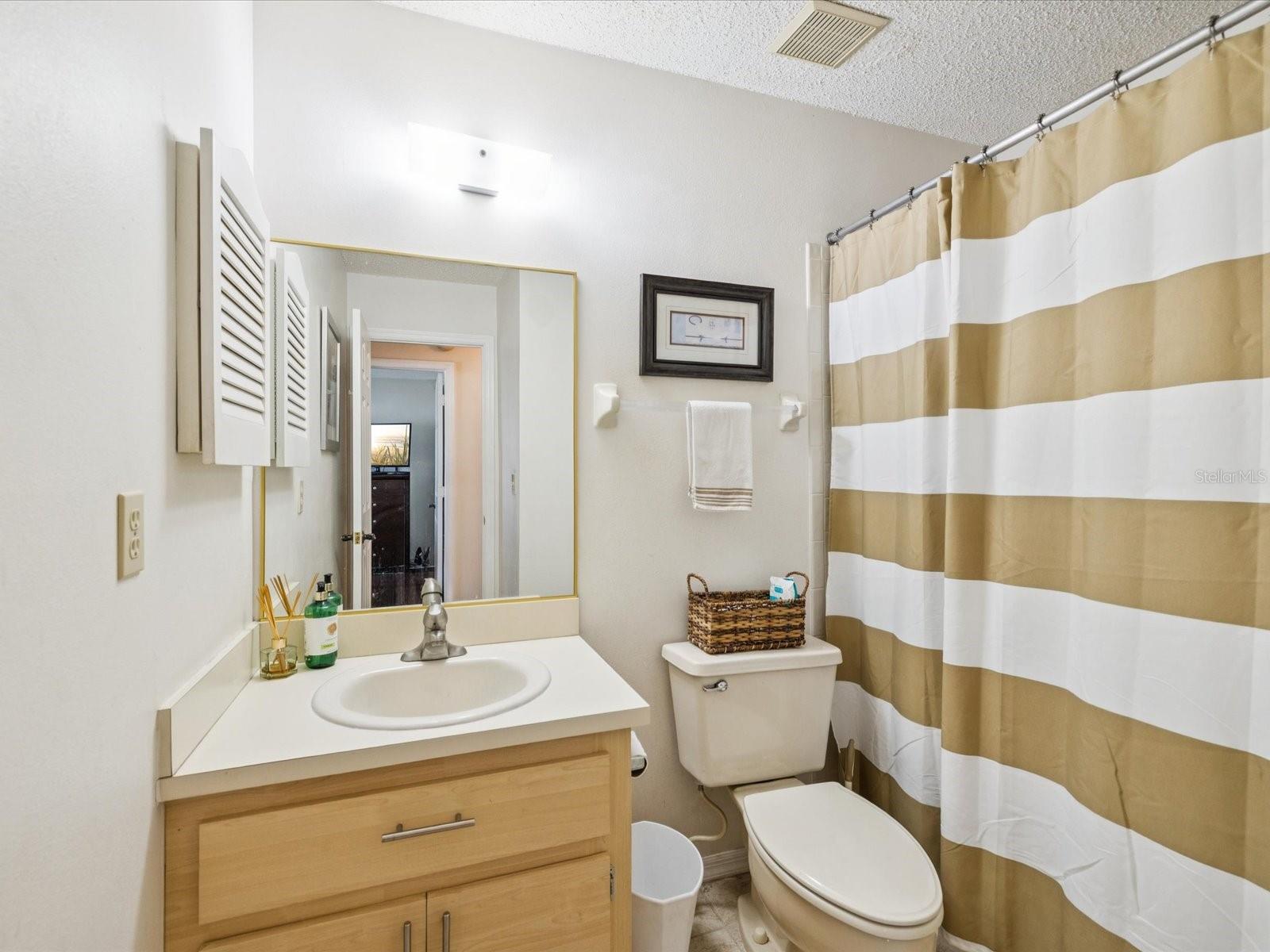 Listing photo id 15 for 4220 Revere Circle