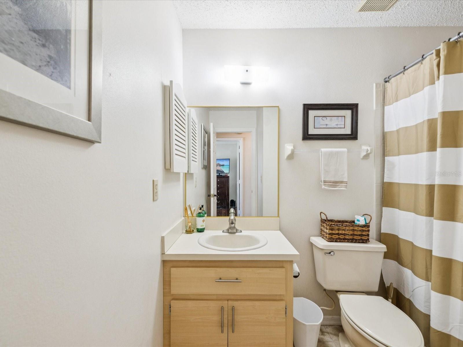 Listing photo id 16 for 4220 Revere Circle