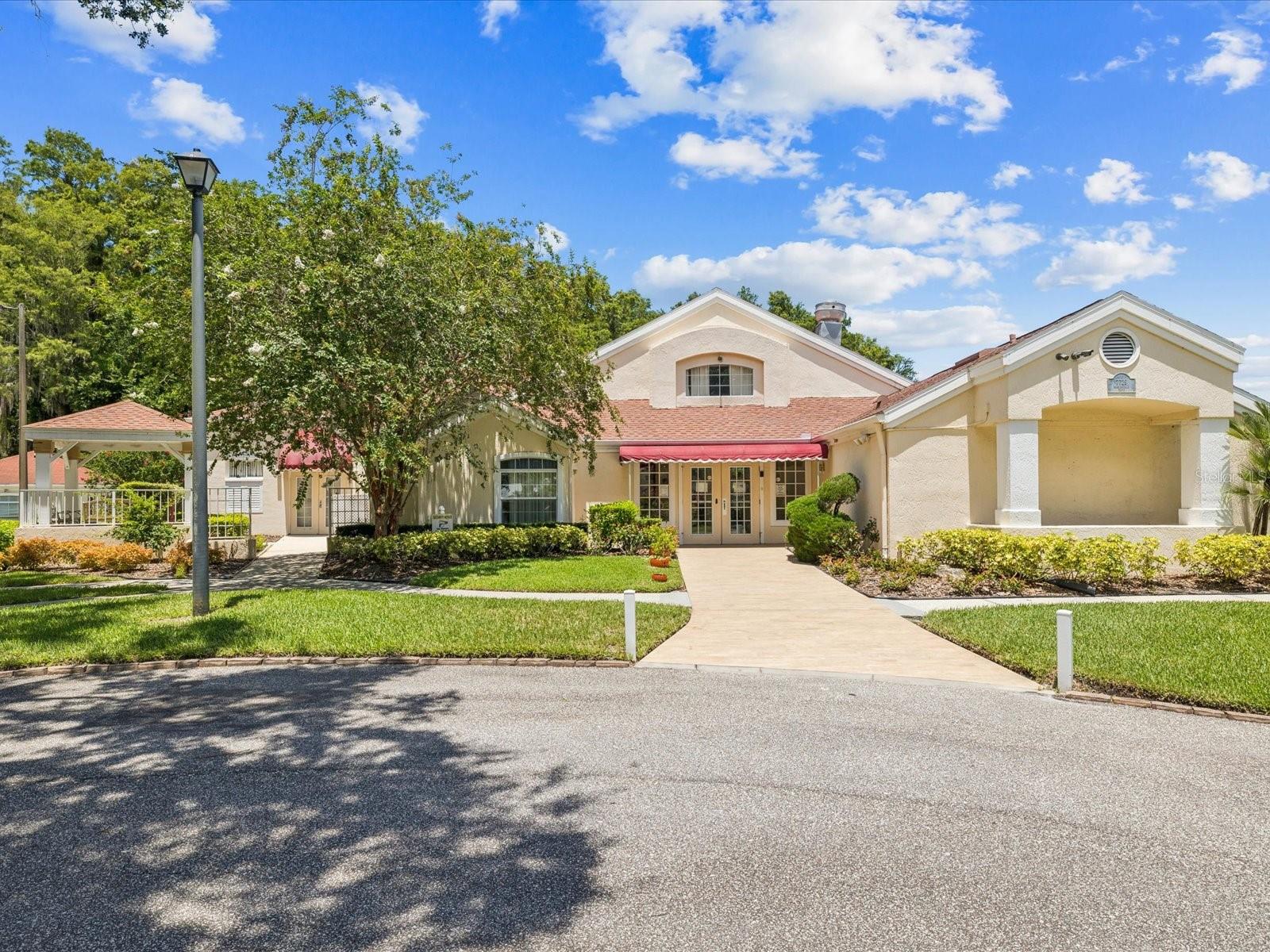 Listing photo id 41 for 4220 Revere Circle