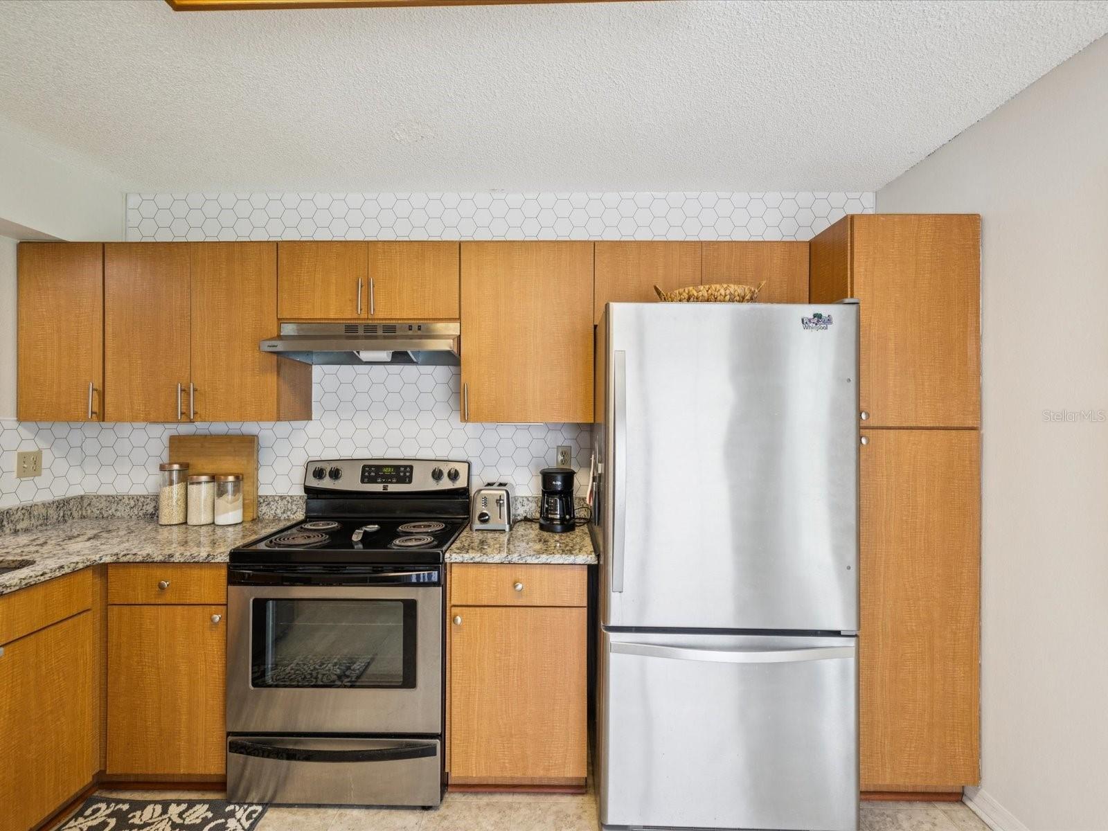 Listing photo id 6 for 4220 Revere Circle