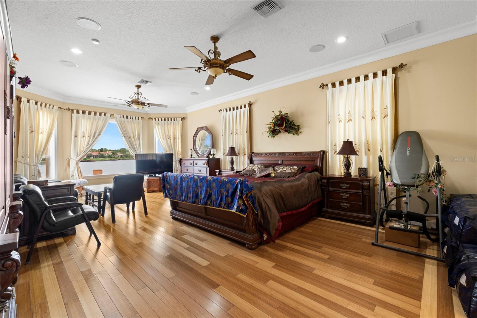 Image 24 of 68 For 10549 Cory Lake Drive
