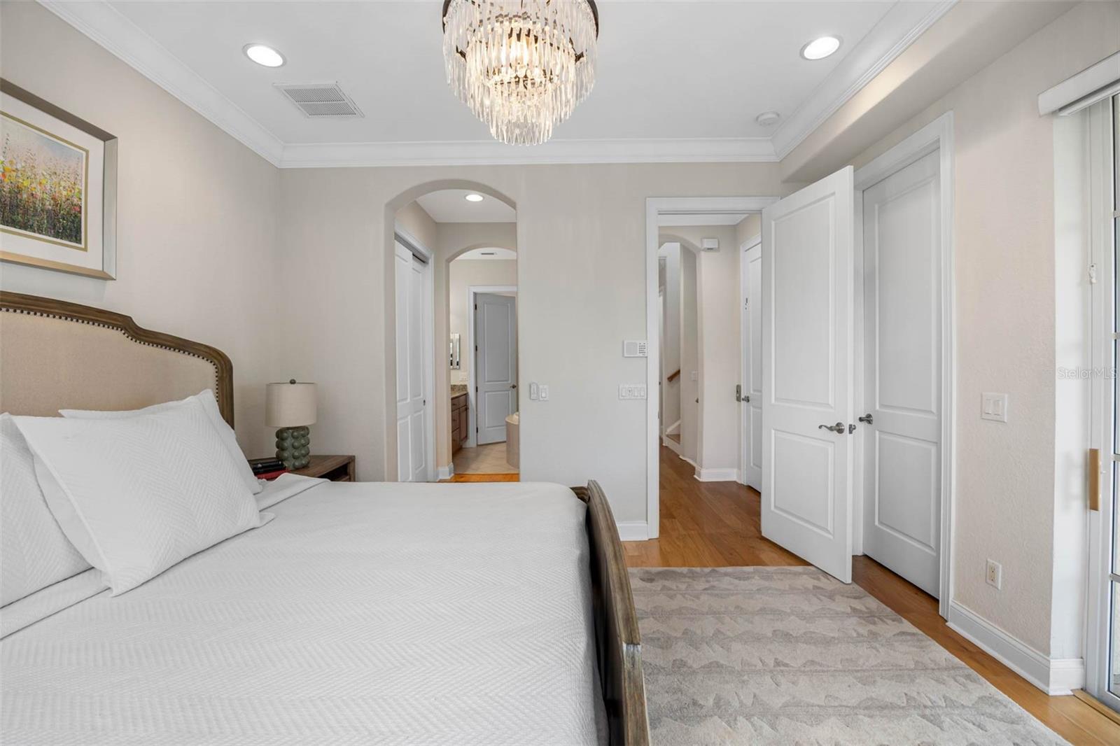 Image 30 of 69 For 6030 Printery Street 108