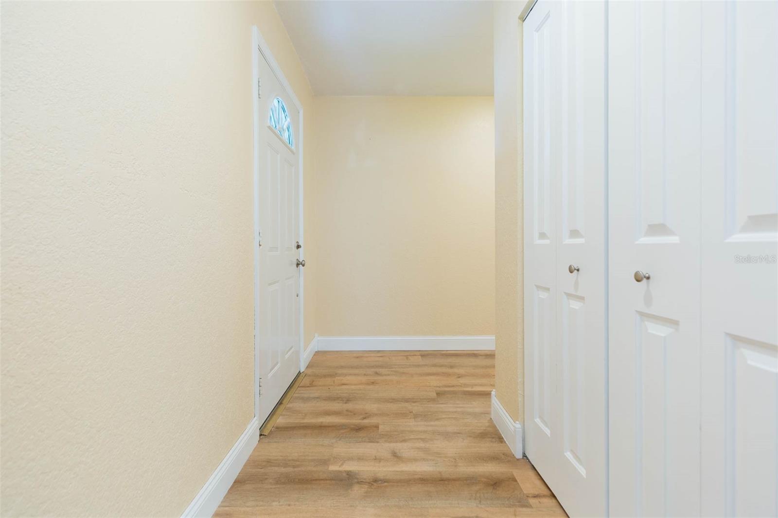 Image 4 of 45 For 7734 Ashford Court