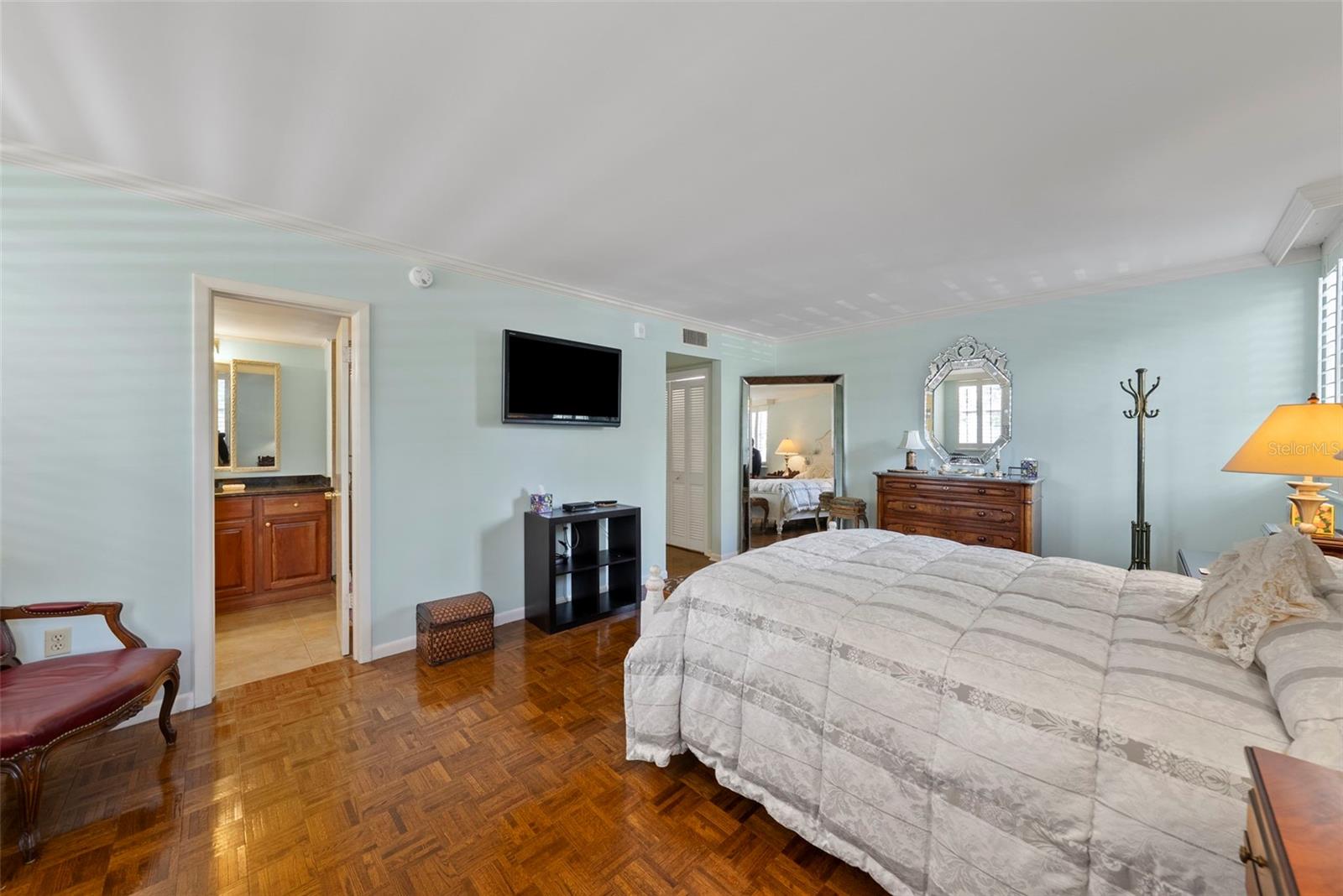 Image 22 of 44 For 2407 Ardson Place 201a