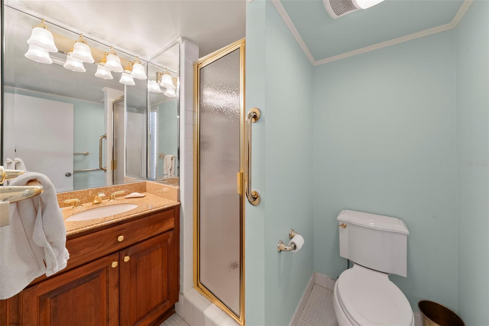 Image 28 of 44 For 2407 Ardson Place 201a