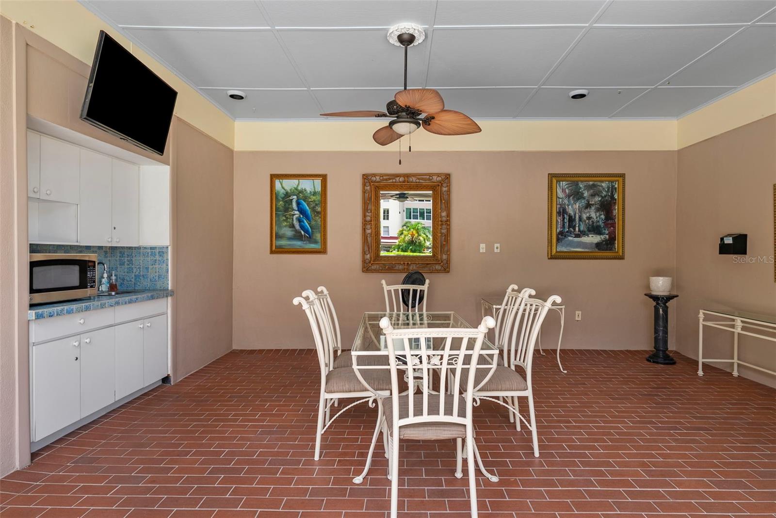 Image 40 of 44 For 2407 Ardson Place 201a