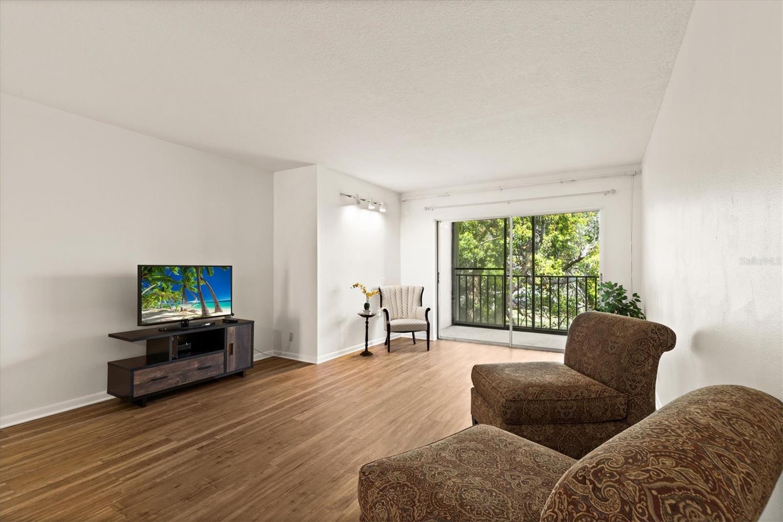 Image 12 of 53 For 840 Virginia Street 301