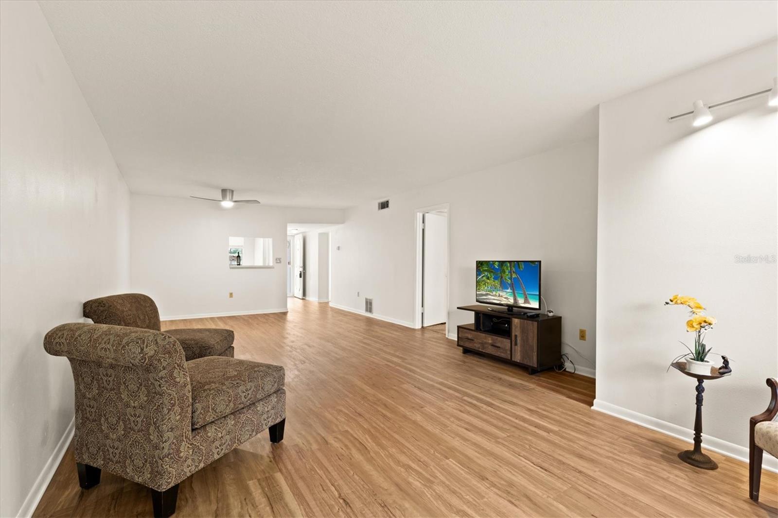Image 13 of 53 For 840 Virginia Street 301