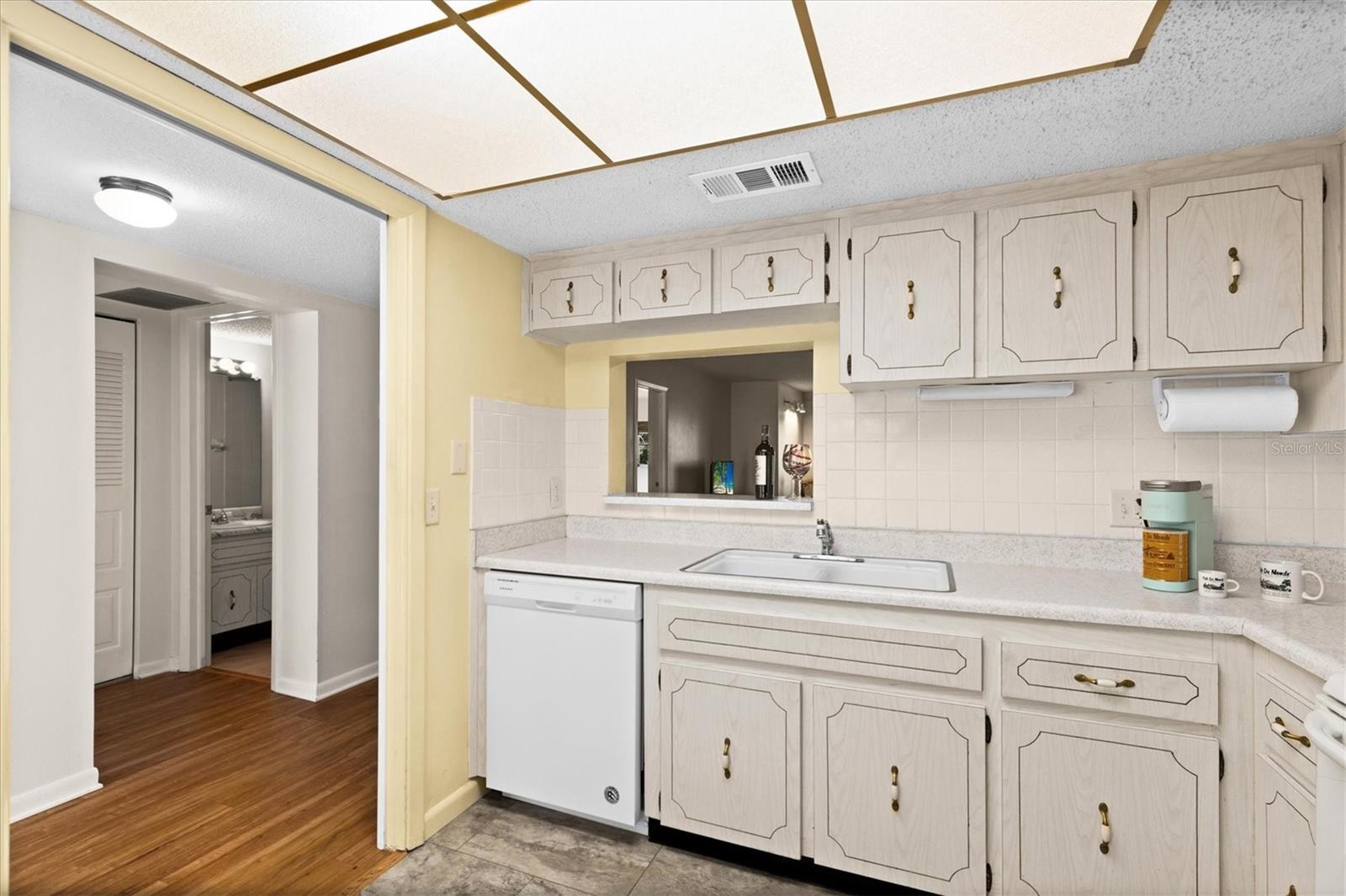 Image 21 of 53 For 840 Virginia Street 301