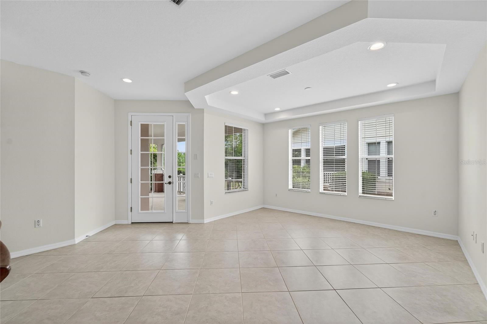 Image 4 of 76 For 209 Sela Cove Circle
