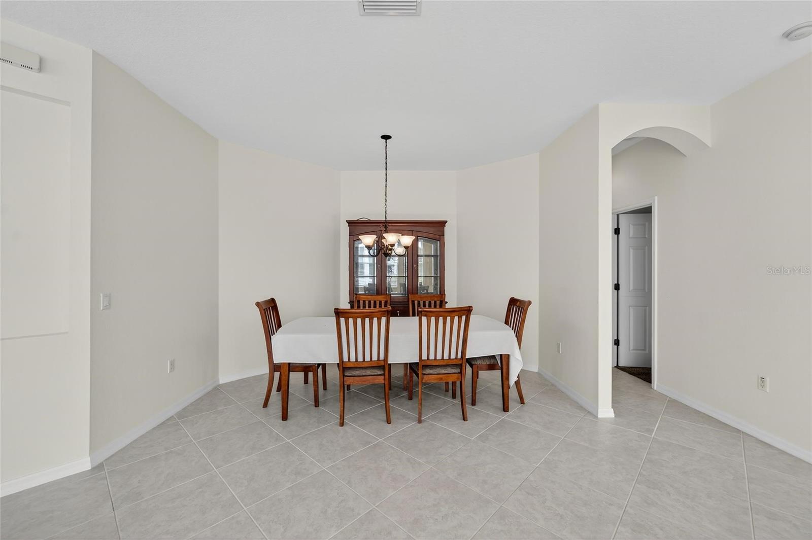 Image 6 of 76 For 209 Sela Cove Circle