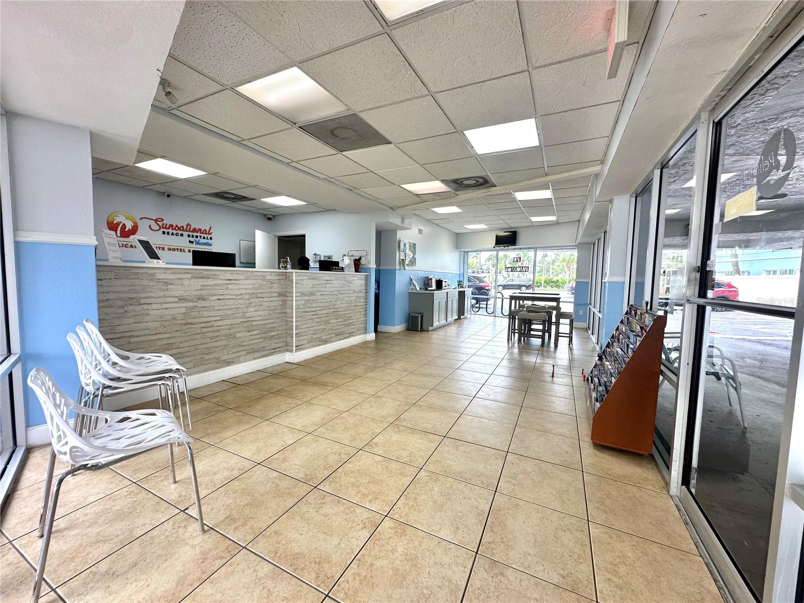 Image 14 of 23 For 445 Gulfview Boulevard 421