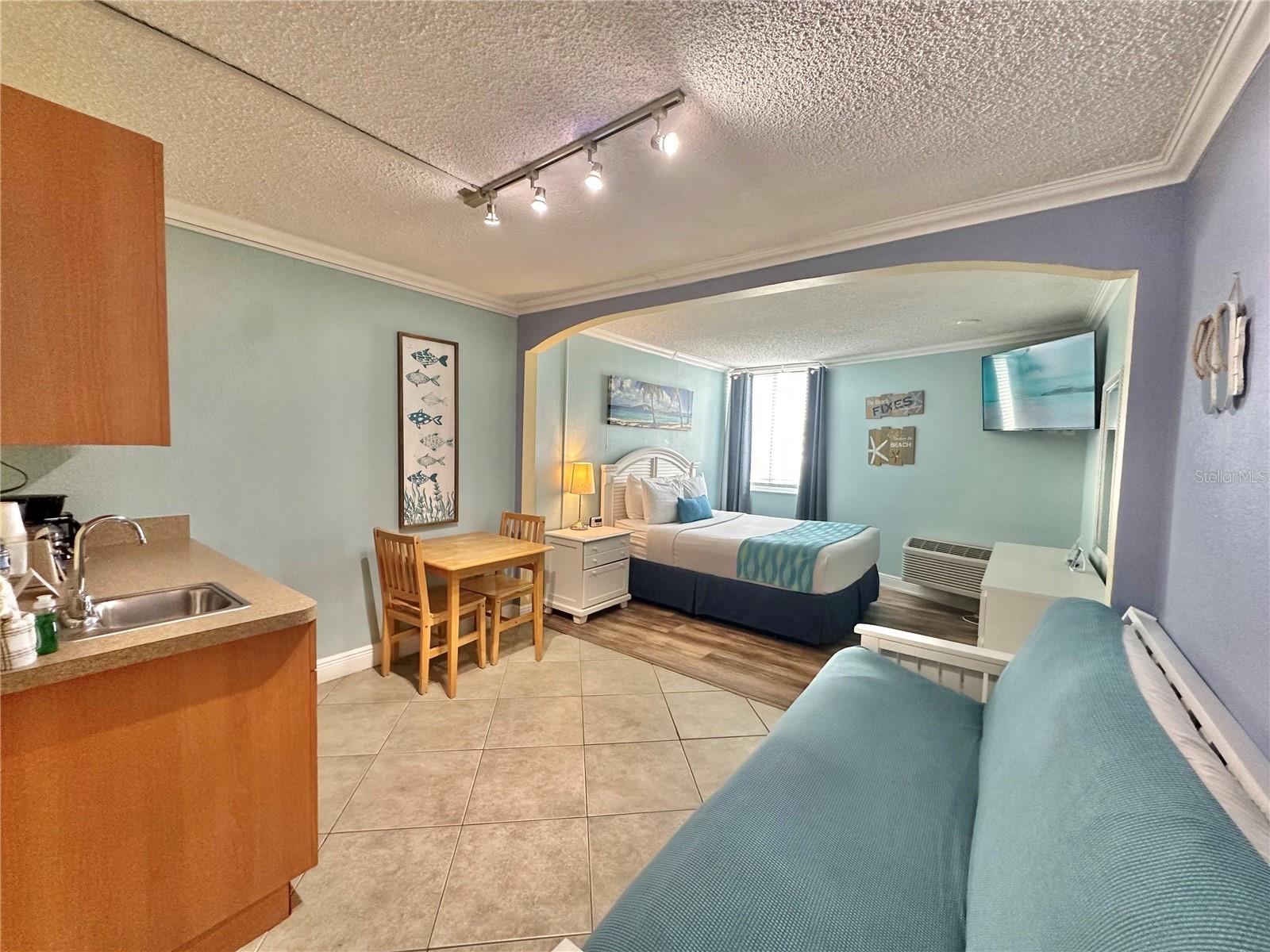 Image 2 of 23 For 445 Gulfview Boulevard 421