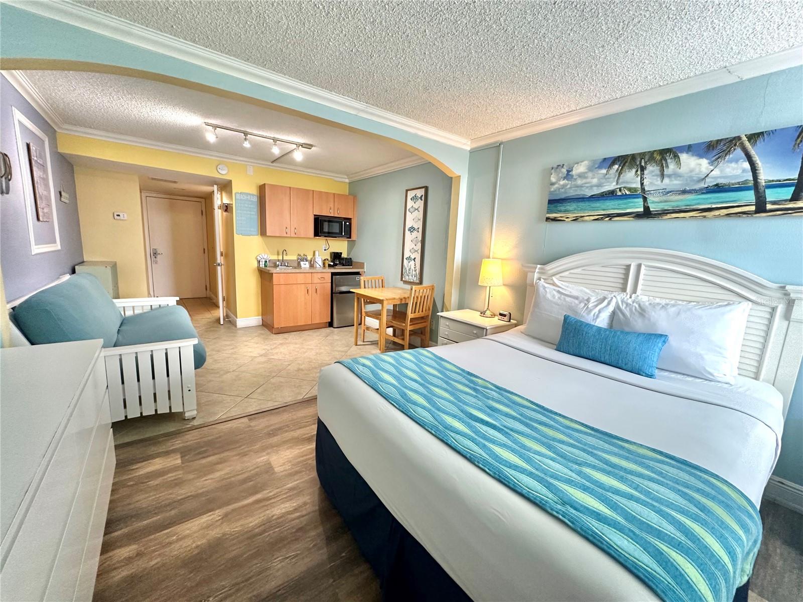 Image 5 of 23 For 445 Gulfview Boulevard 421