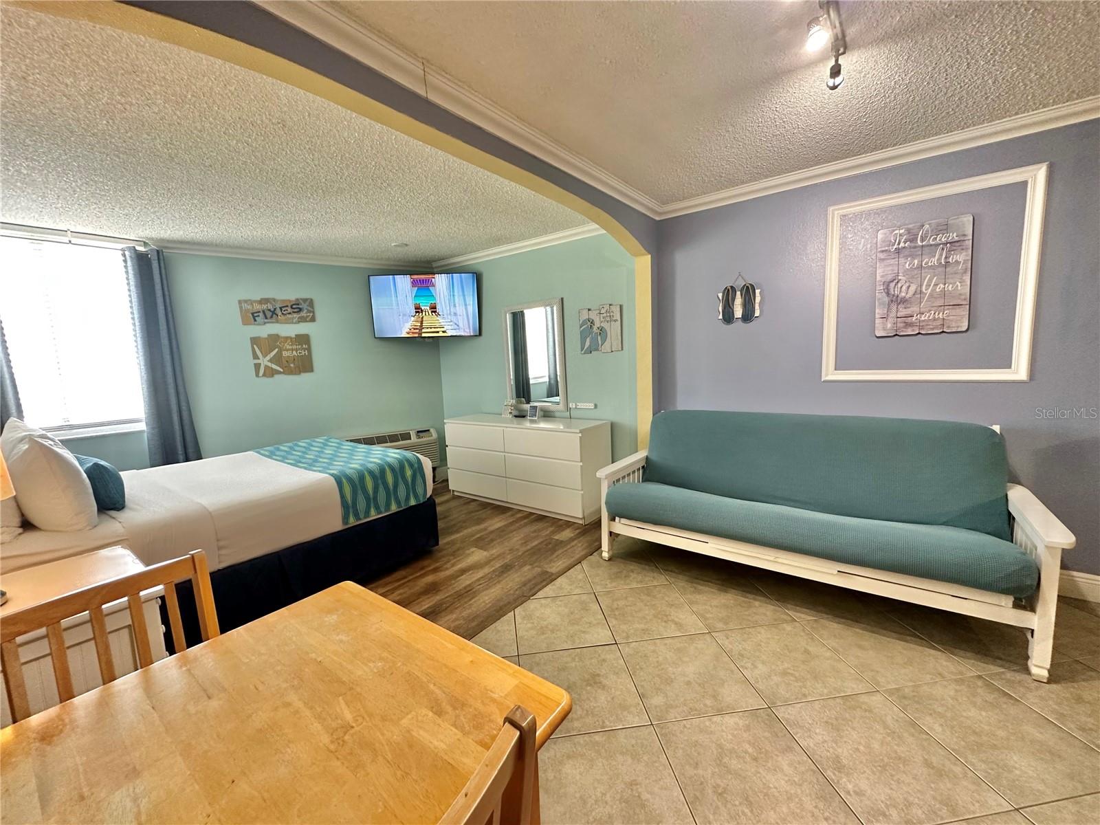 Image 6 of 23 For 445 Gulfview Boulevard 421