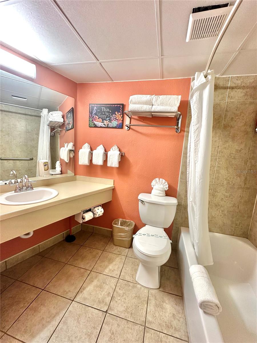 Image 9 of 23 For 445 Gulfview Boulevard 421