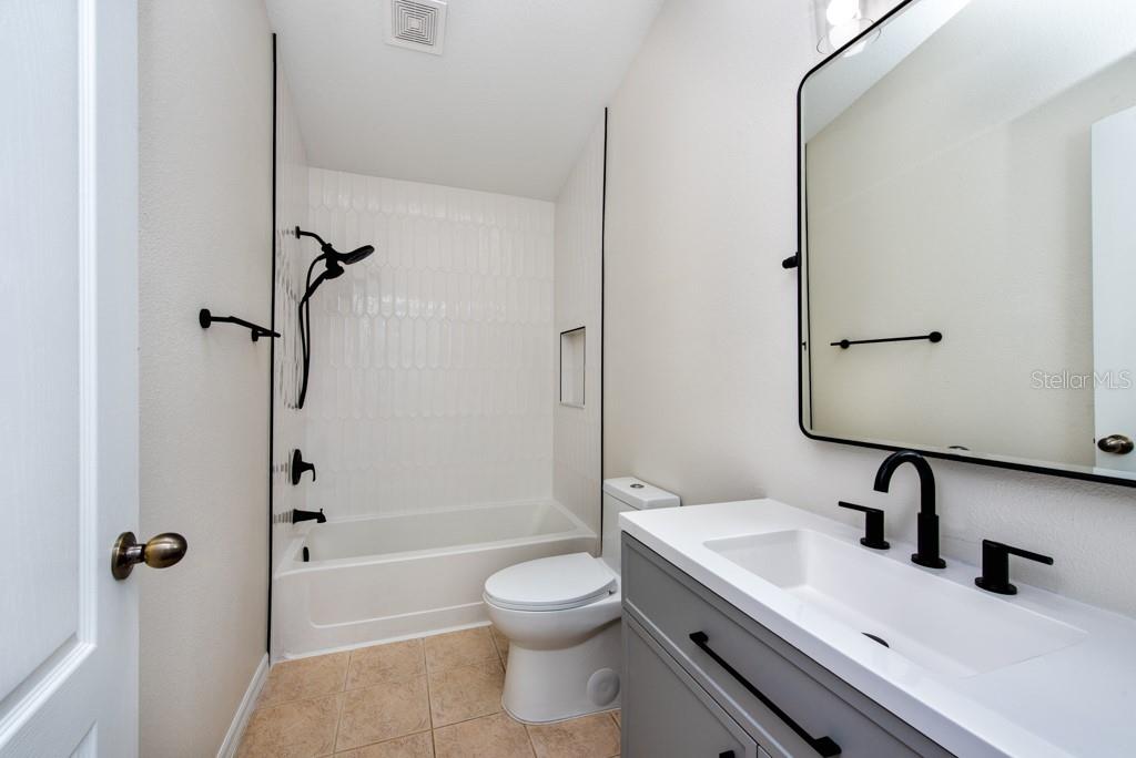 Image 21 of 26 For 7001 Interbay Boulevard 121
