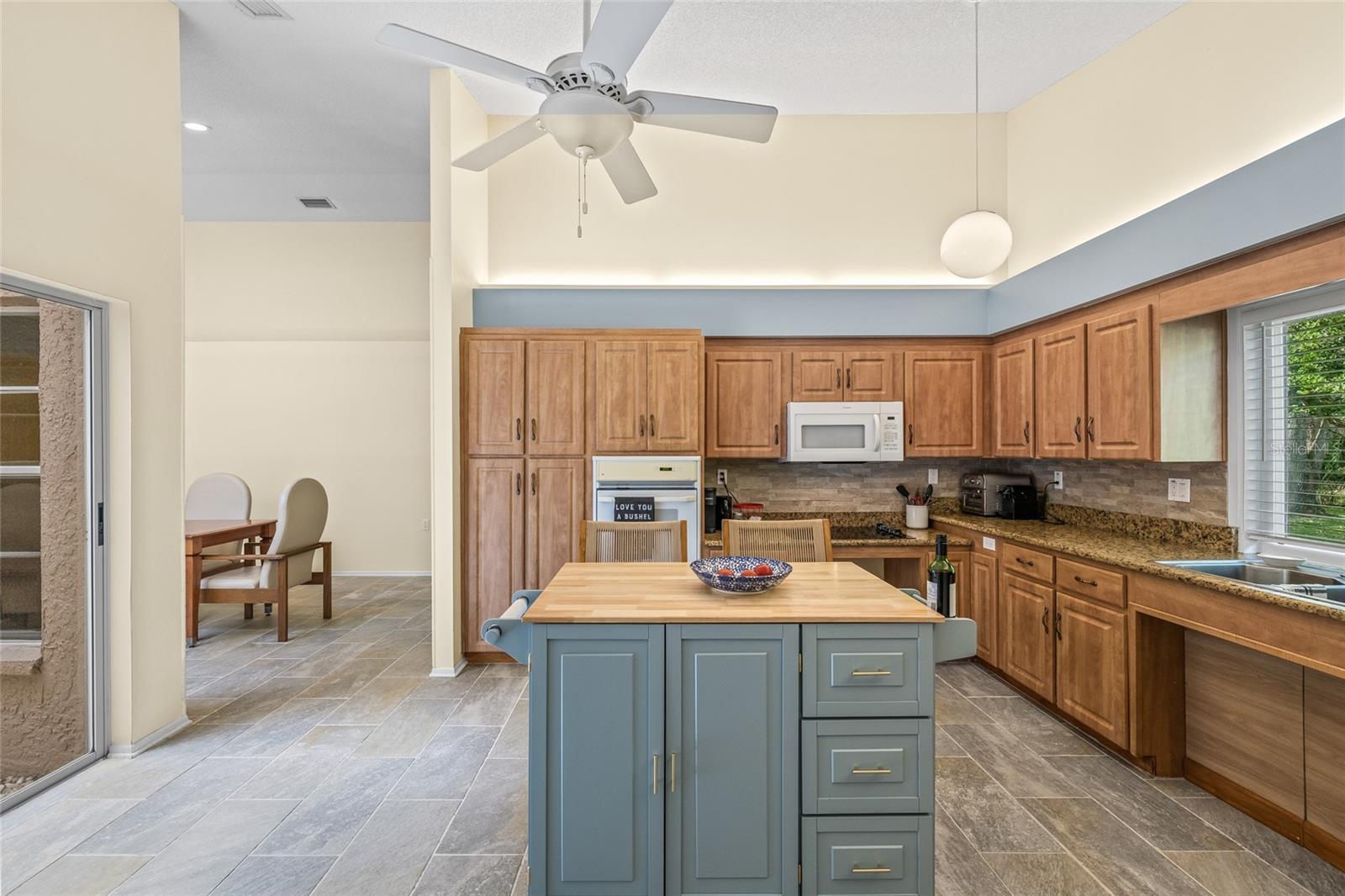 Image 12 of 47 For 3810 Darston Street