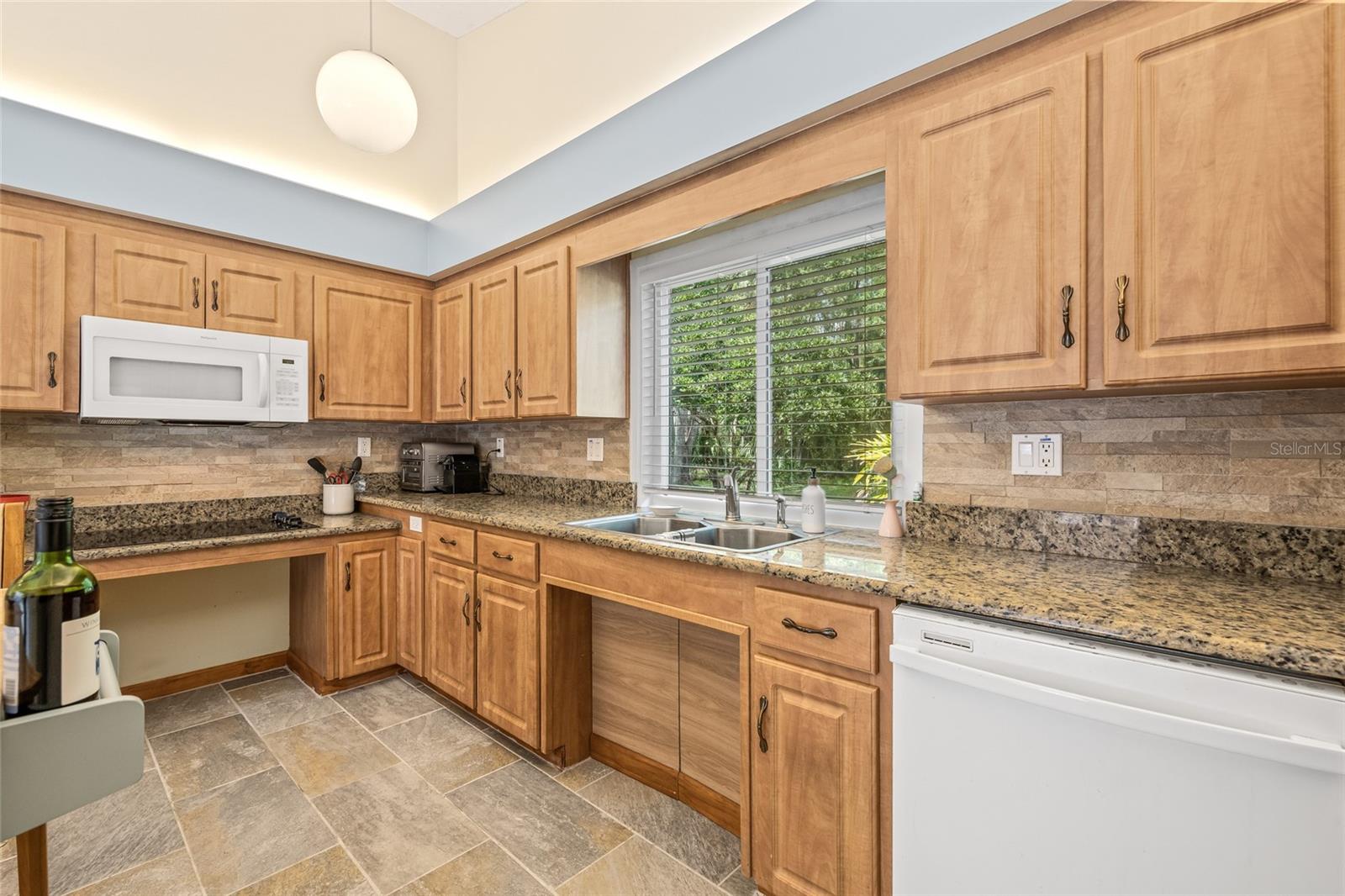 Image 13 of 47 For 3810 Darston Street