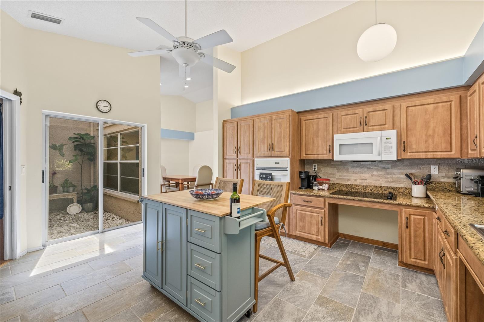 Image 15 of 47 For 3810 Darston Street