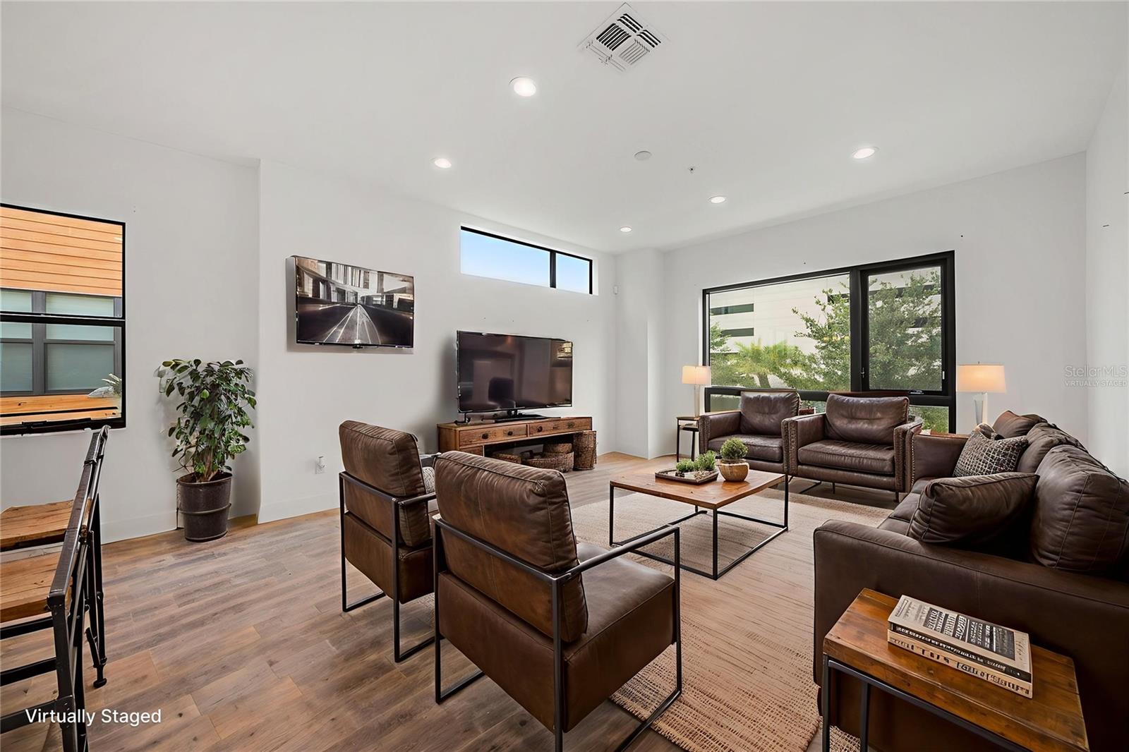 Image 10 of 53 For 2511 Grady Avenue 6