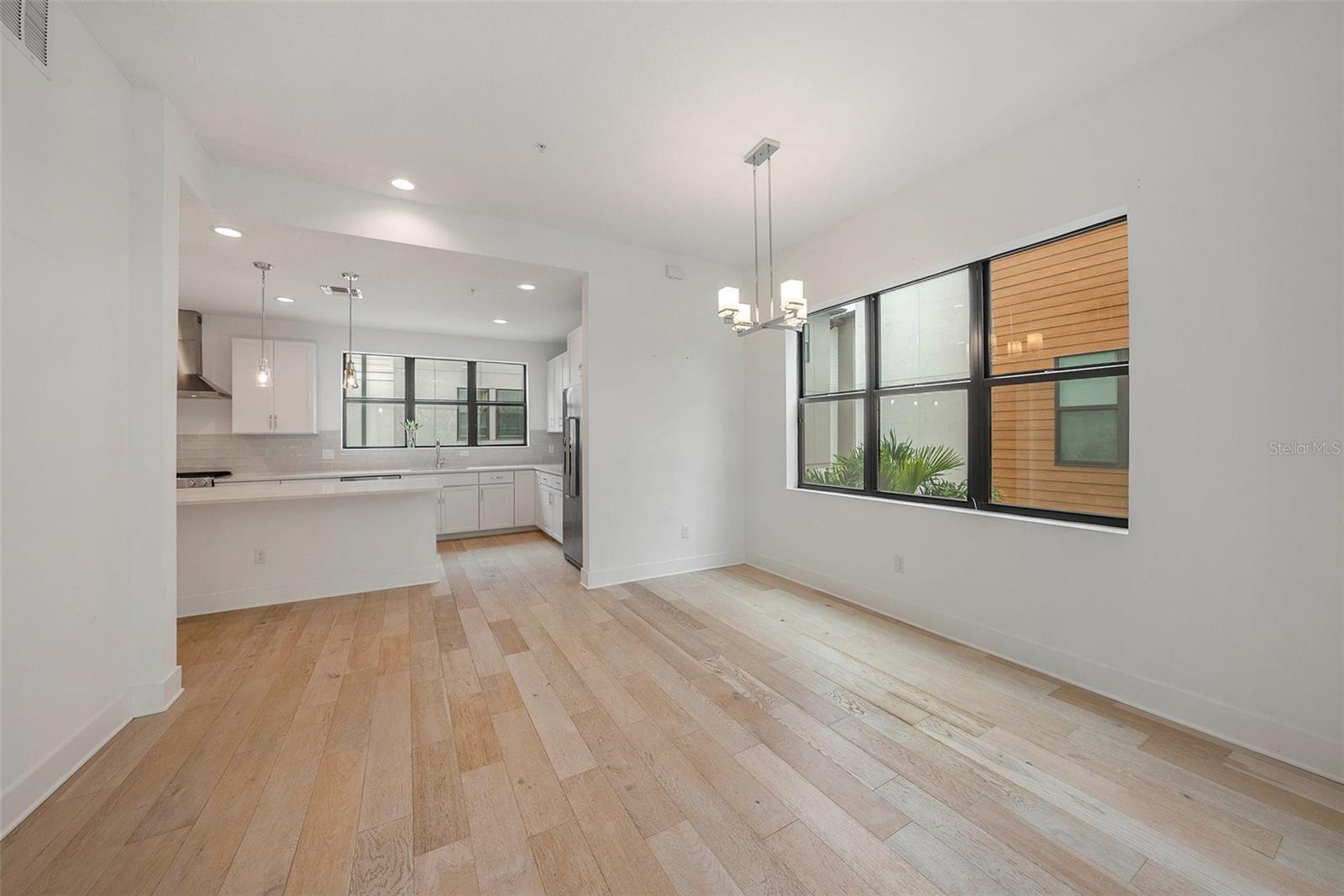 Image 13 of 53 For 2511 Grady Avenue 6