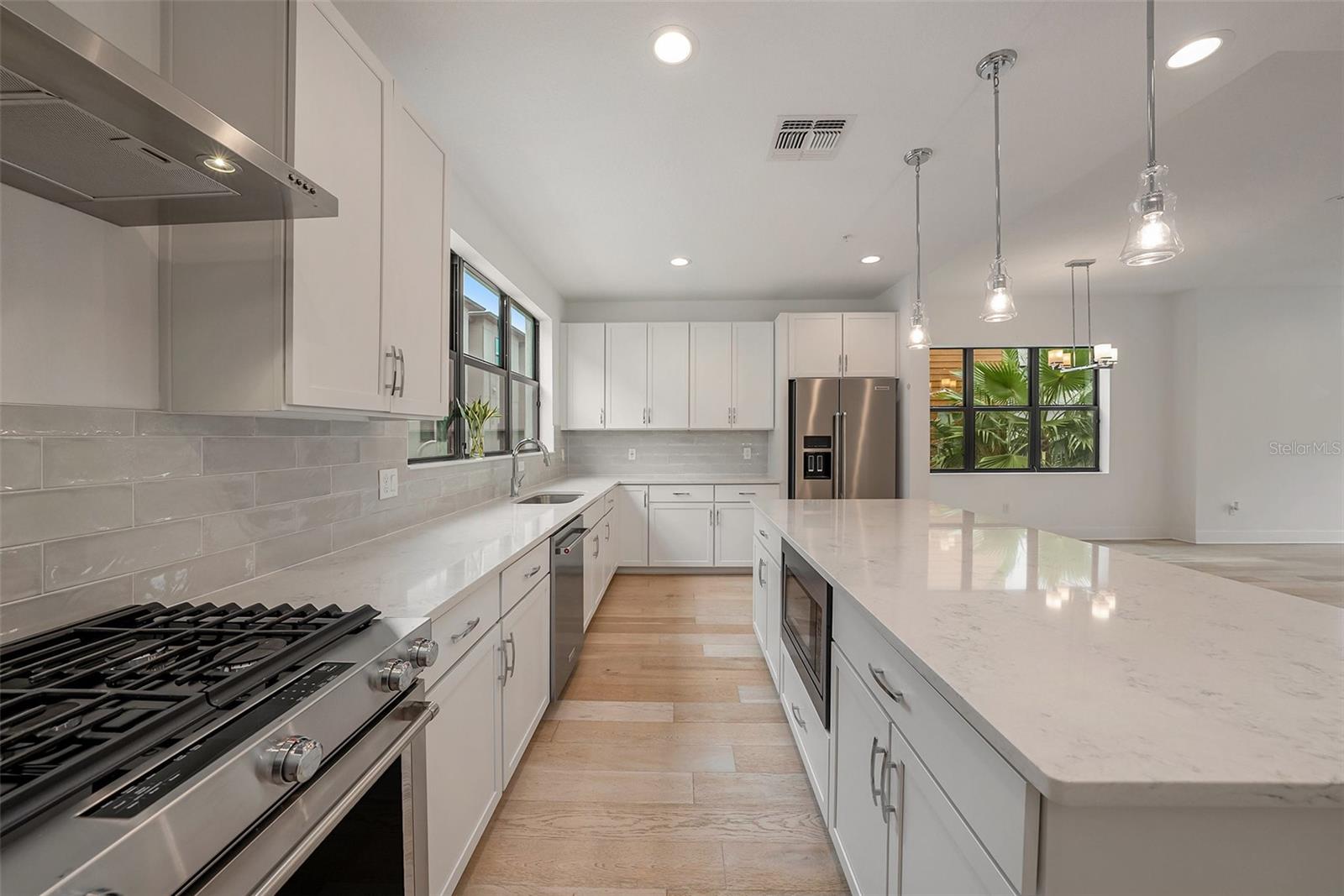 Image 18 of 53 For 2511 Grady Avenue 6
