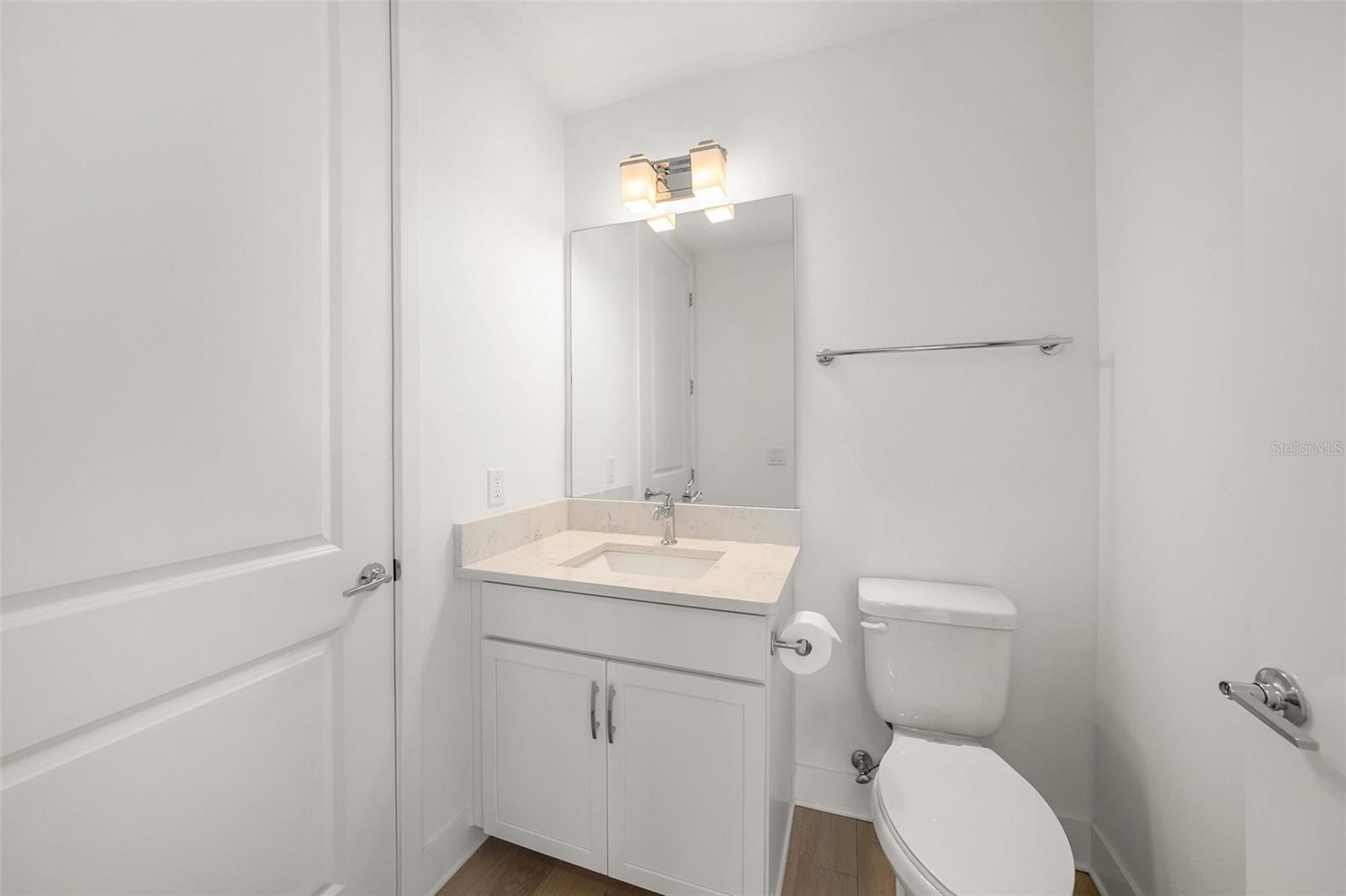 Image 21 of 53 For 2511 Grady Avenue 6