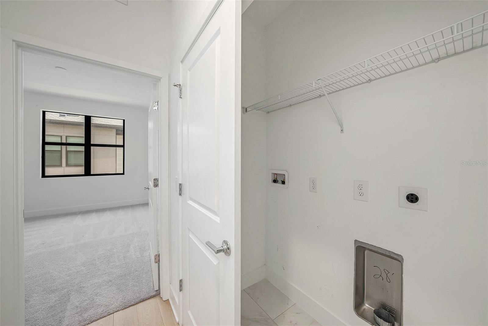 Image 29 of 53 For 2511 Grady Avenue 6