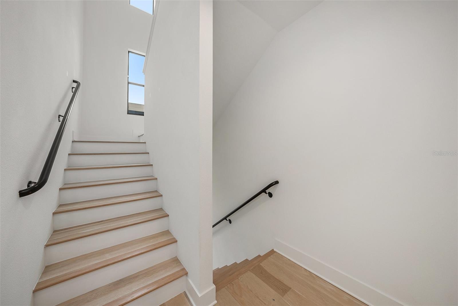 Image 9 of 53 For 2511 Grady Avenue 6