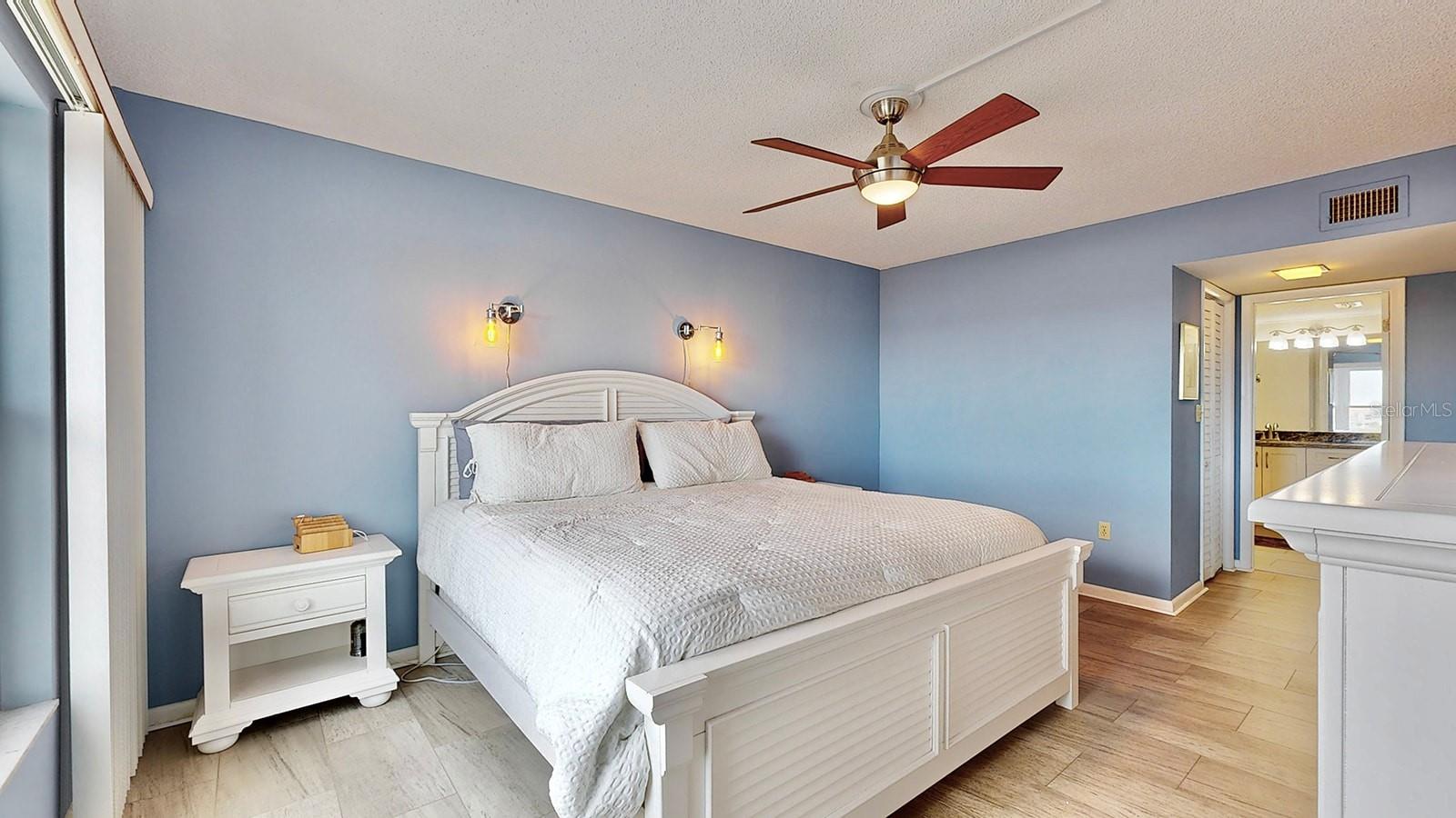 Image 15 of 48 For 4900 Brittany Drive S 1011