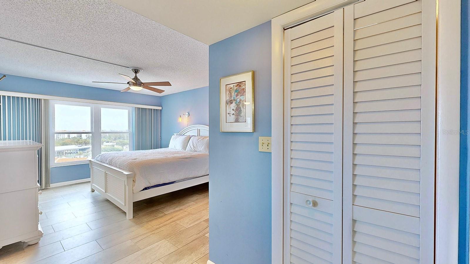 Image 17 of 48 For 4900 Brittany Drive S 1011