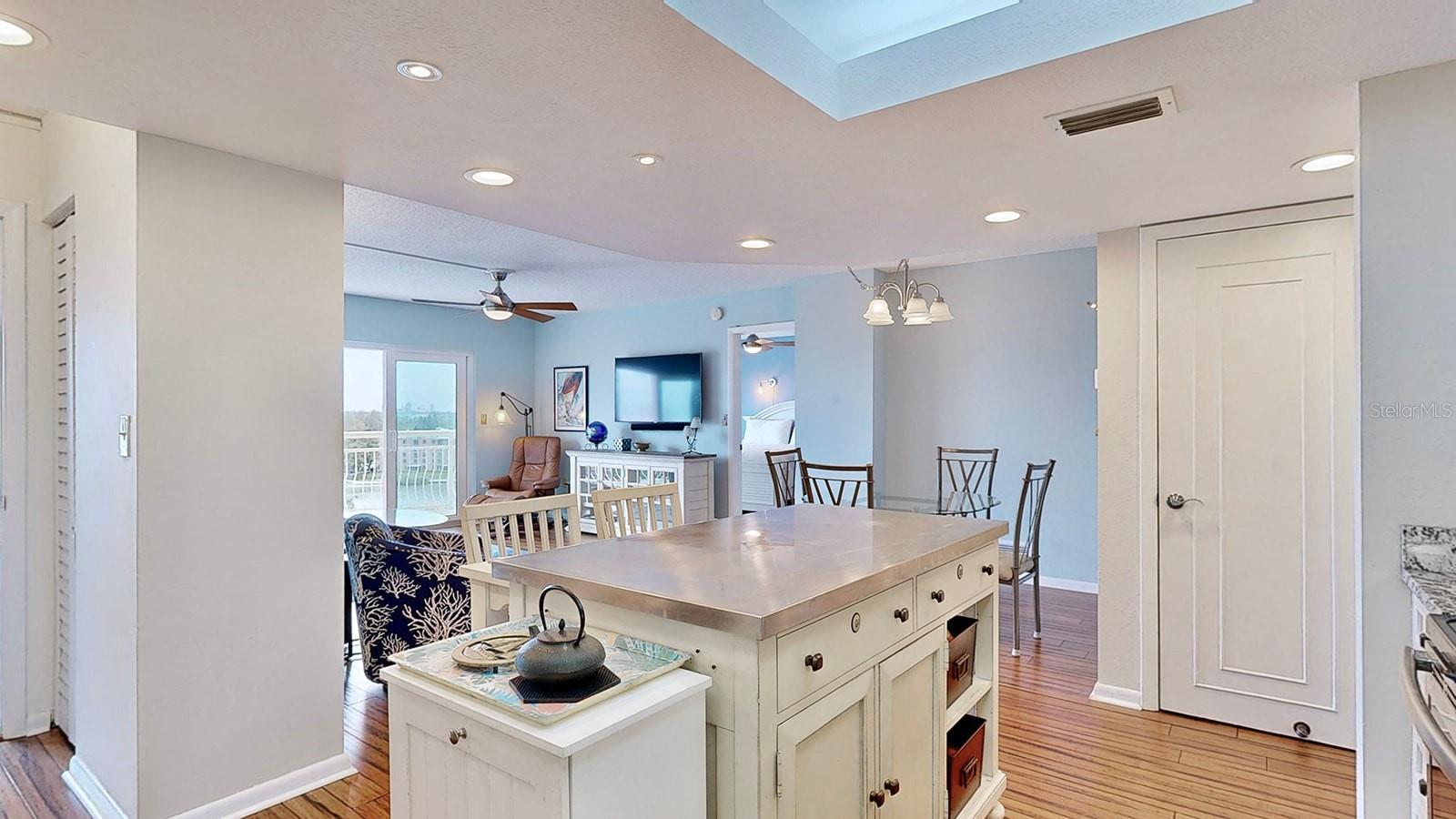 Image 9 of 48 For 4900 Brittany Drive S 1011