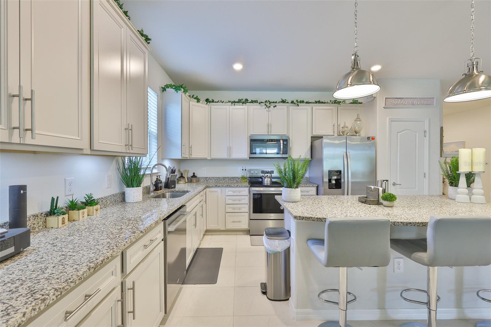 Image 6 of 45 For 10327 Malvasia Avenue