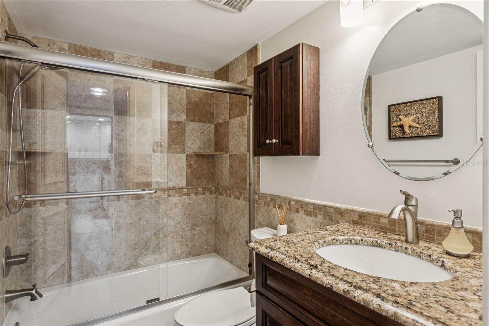 Listing photo id 10 for 4104 Northmeadow Circle 4104