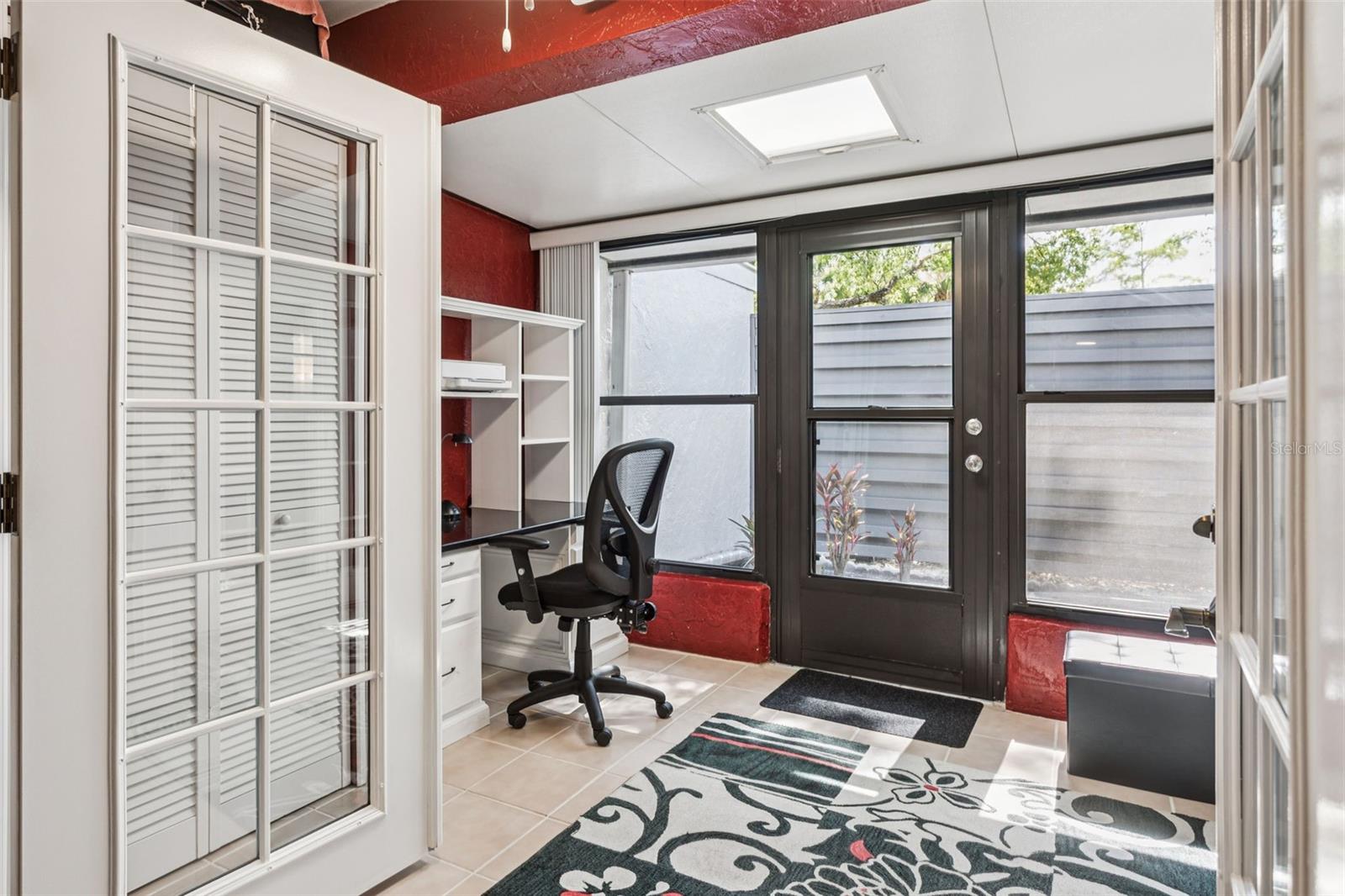 Listing photo id 16 for 4104 Northmeadow Circle 4104