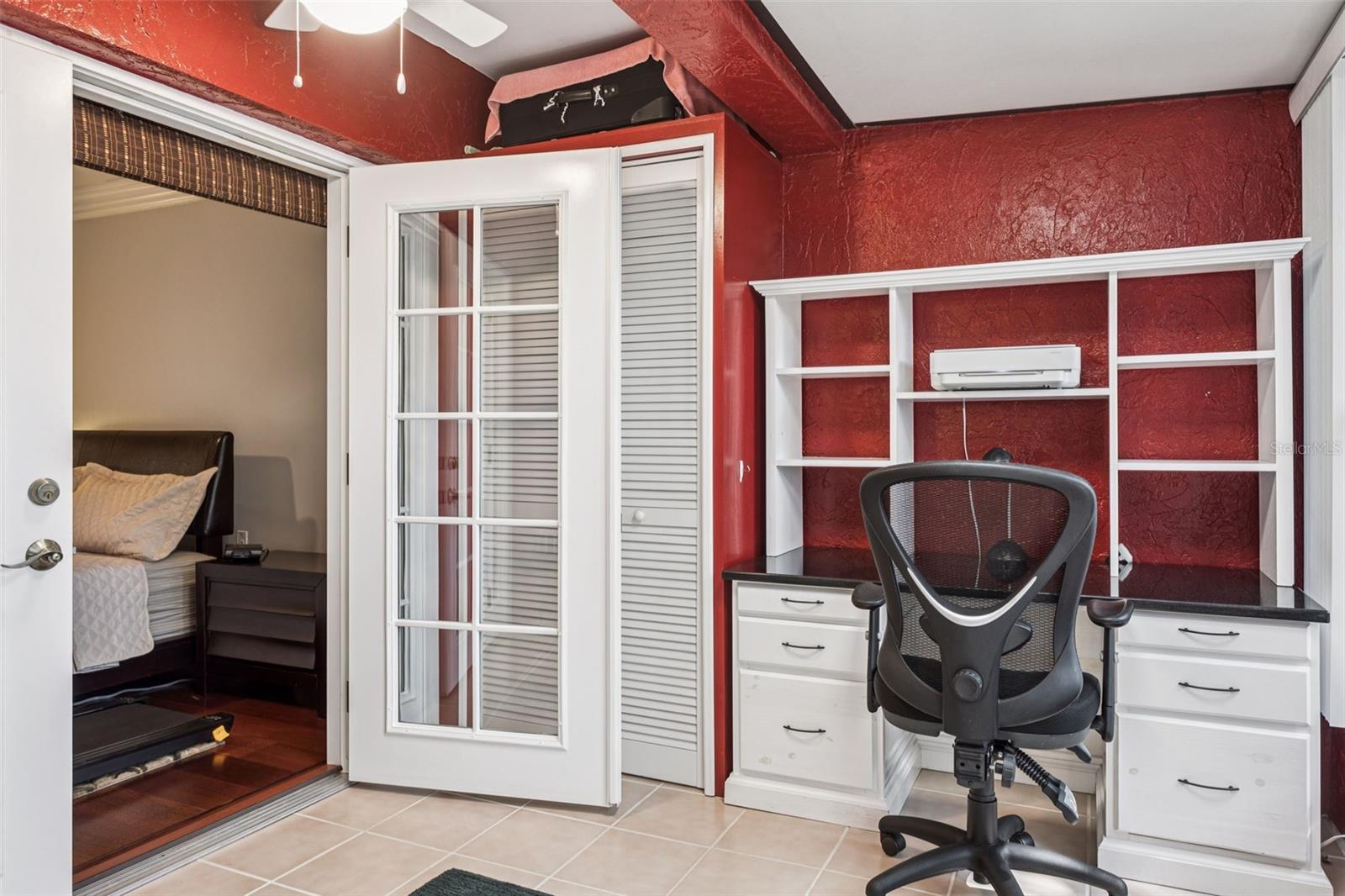 Listing photo id 17 for 4104 Northmeadow Circle 4104