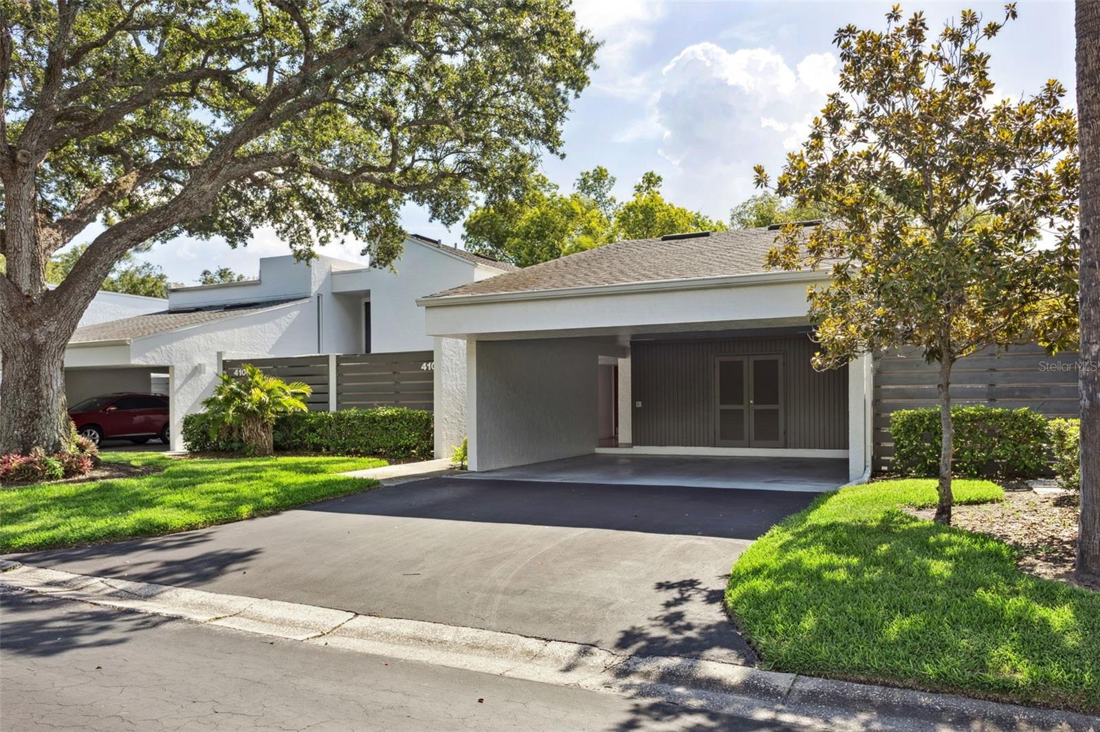 Listing photo id 0 for 4104 Northmeadow Circle 4104