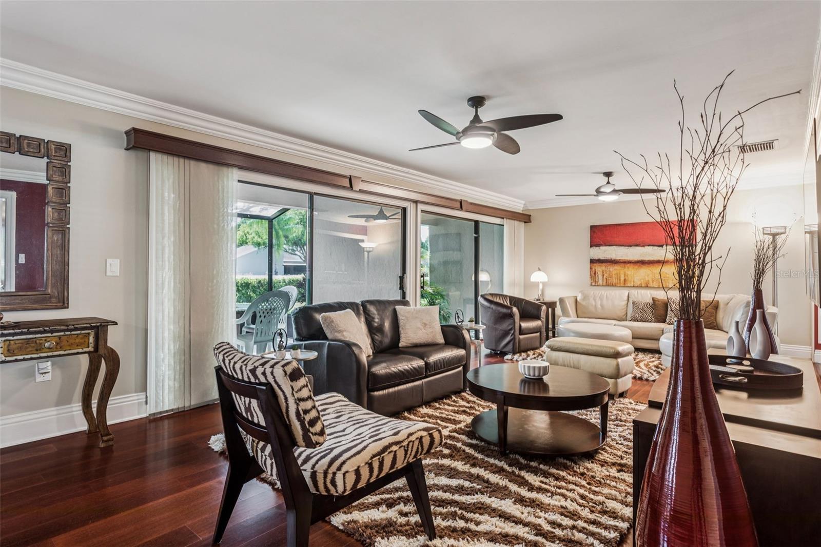 Listing photo id 2 for 4104 Northmeadow Circle 4104