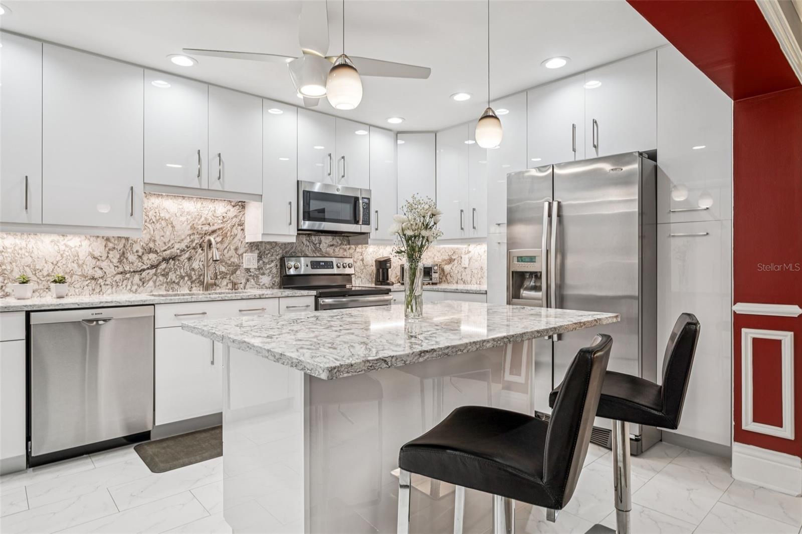 Listing photo id 7 for 4104 Northmeadow Circle 4104
